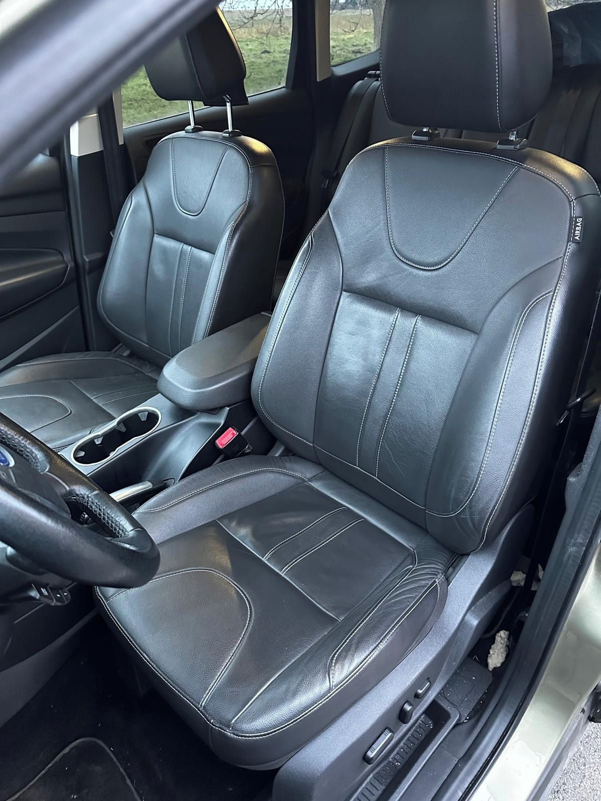 Ford Kuga, Ford Kuga 2.0 TDCi plná výbava - fotka 3
