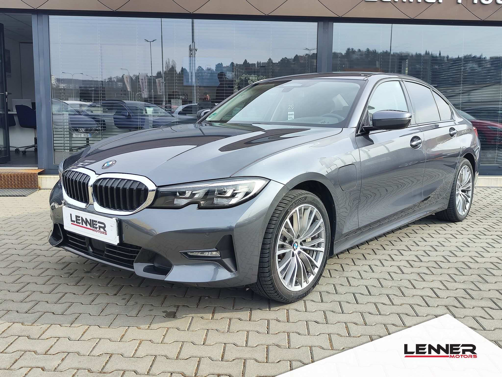 BMW Řada 3, 330e 2.0/215kW Sportline PHEV