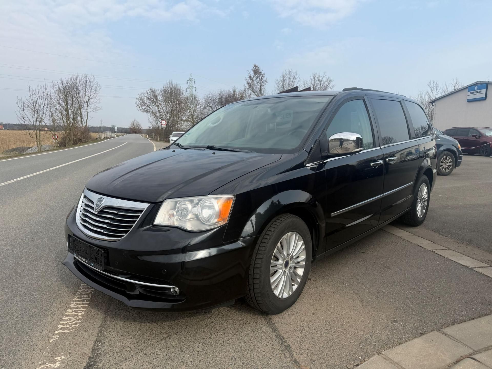 Lancia Voyager, Town Coutntry 3,6 DVD Limited - fotka 2