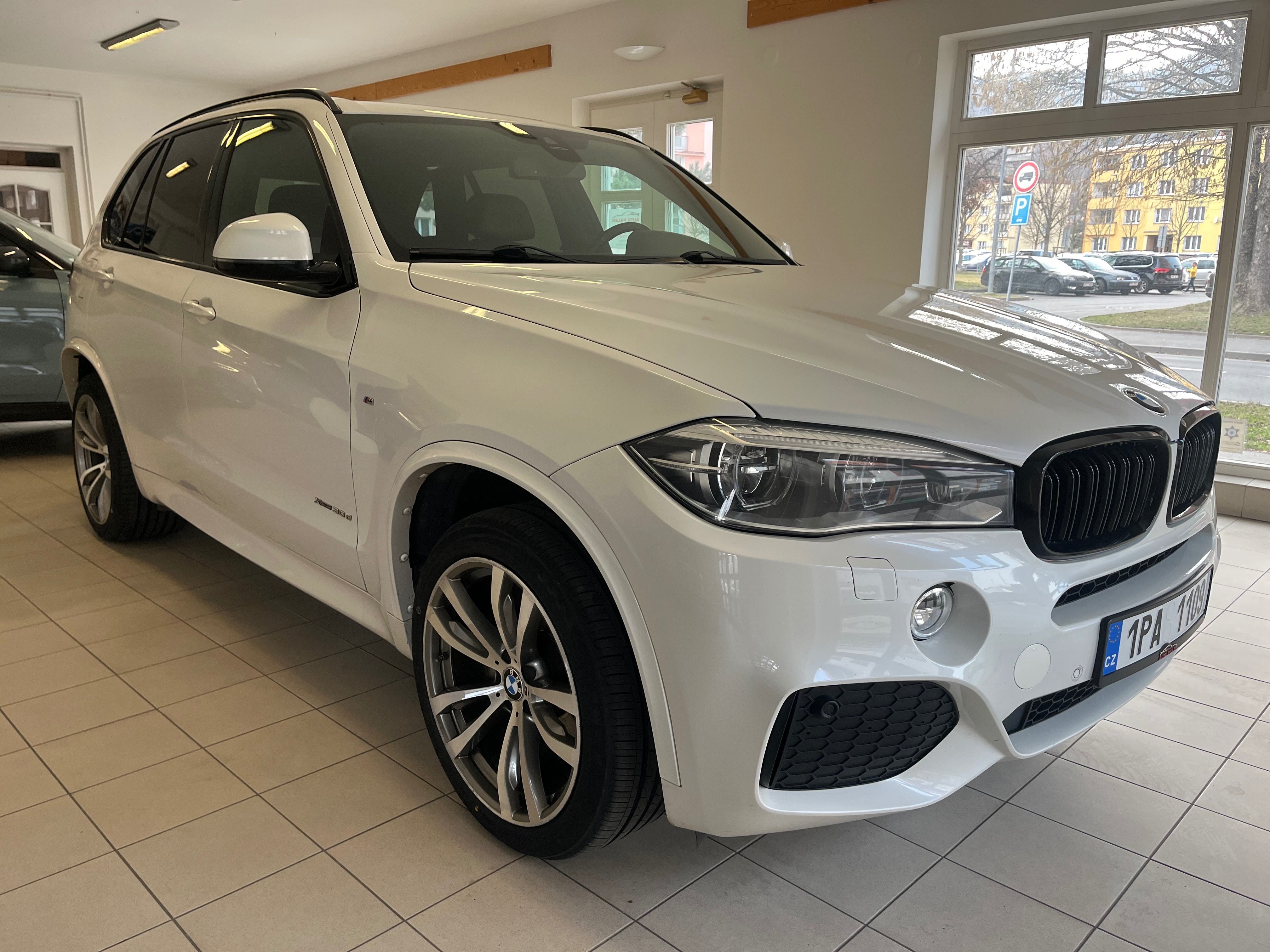 BMW X5, 30d xDrive M-Sportpaket - fotka 3