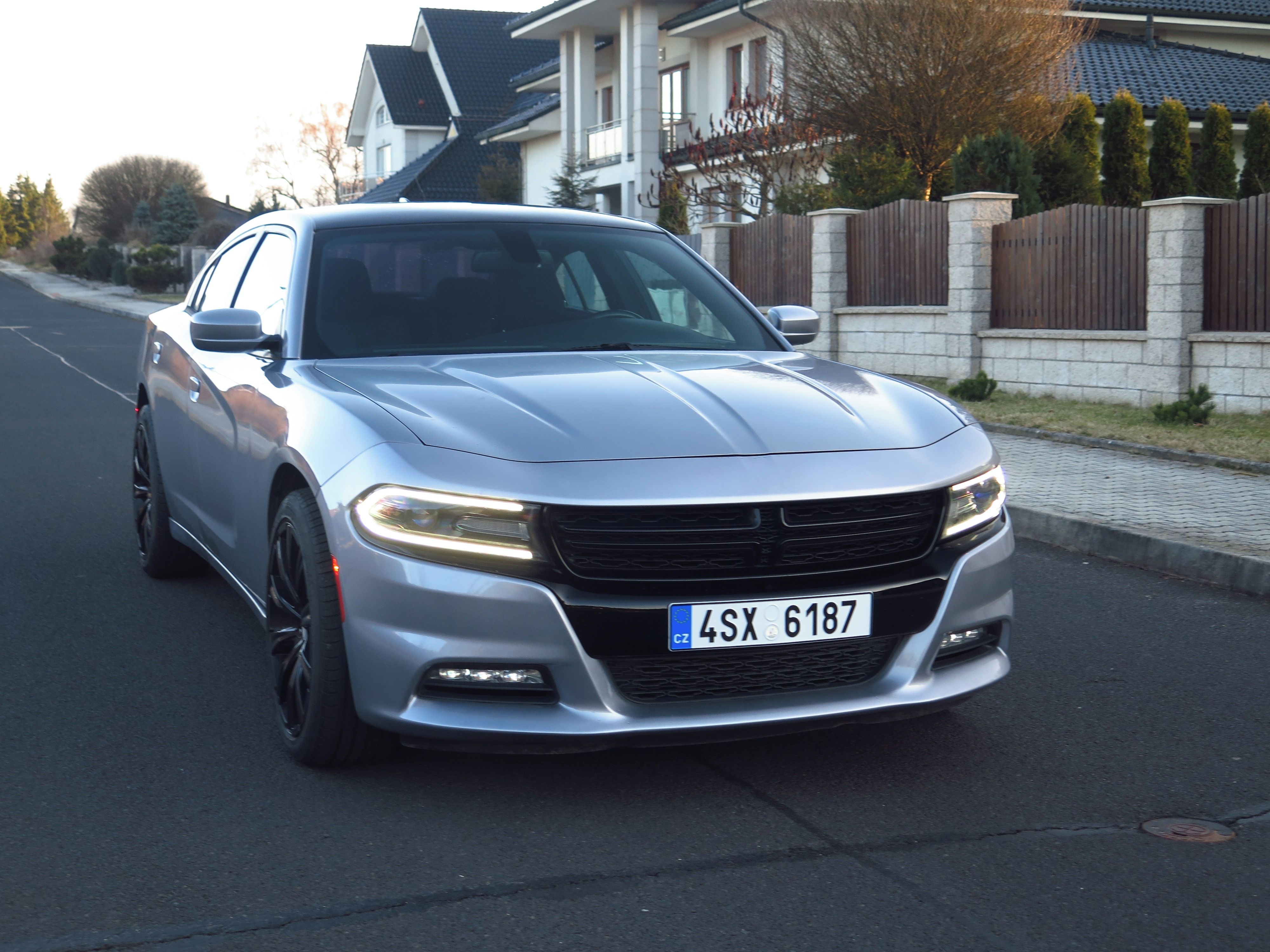 Dodge Charger, 3.6 V6 4x4 - DPH - po servisu - fotka 2