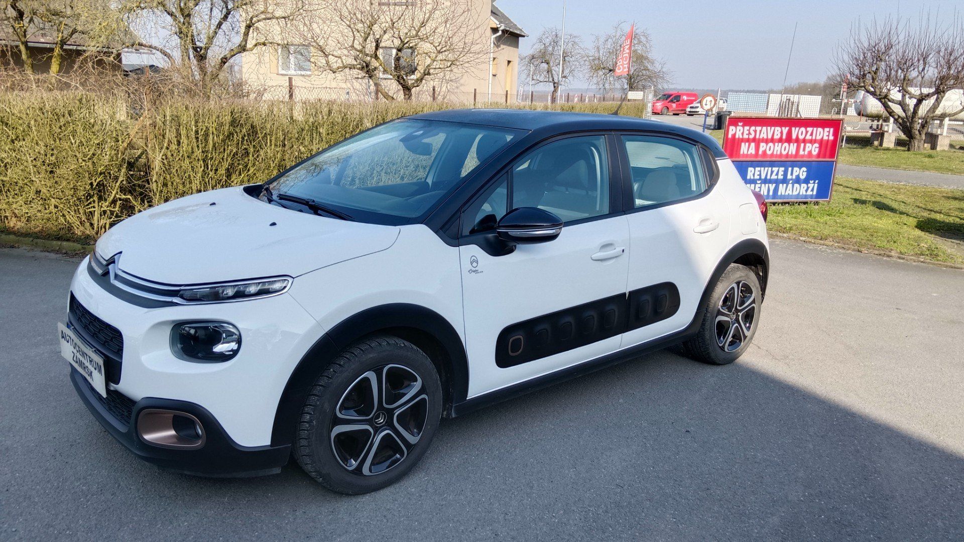 Citroën C3, 1.2 I 61 KW - fotka 4
