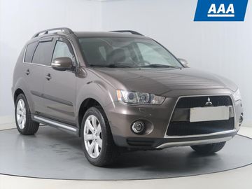 2.2 DI-D, 4X4, 7 míst, Kůže