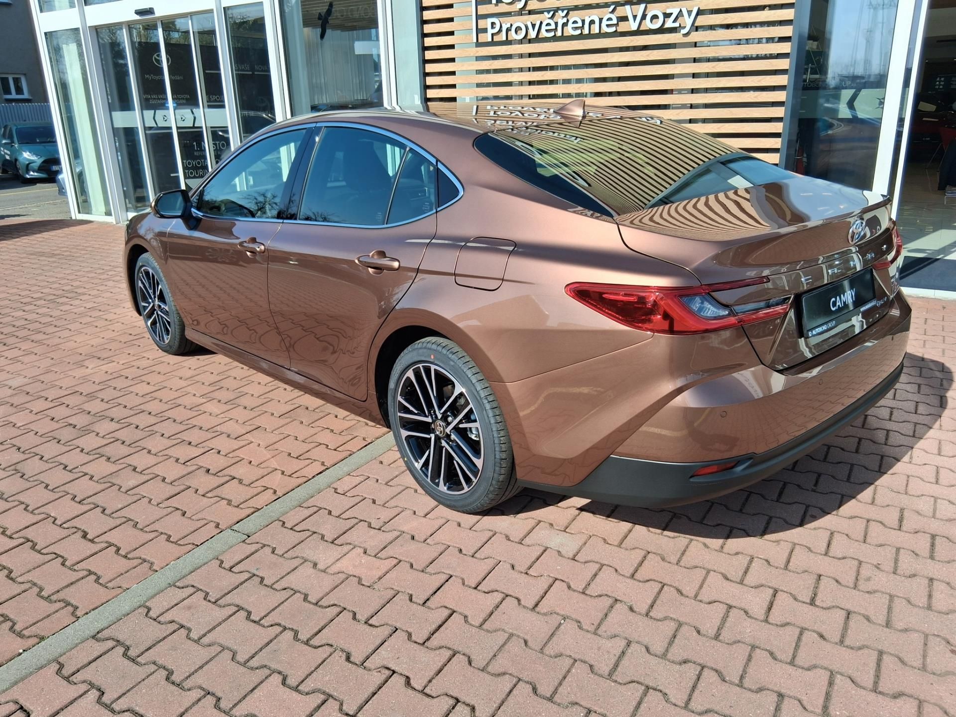 Toyota Camry, 2,5 HEV PRESTIGE - fotka 5
