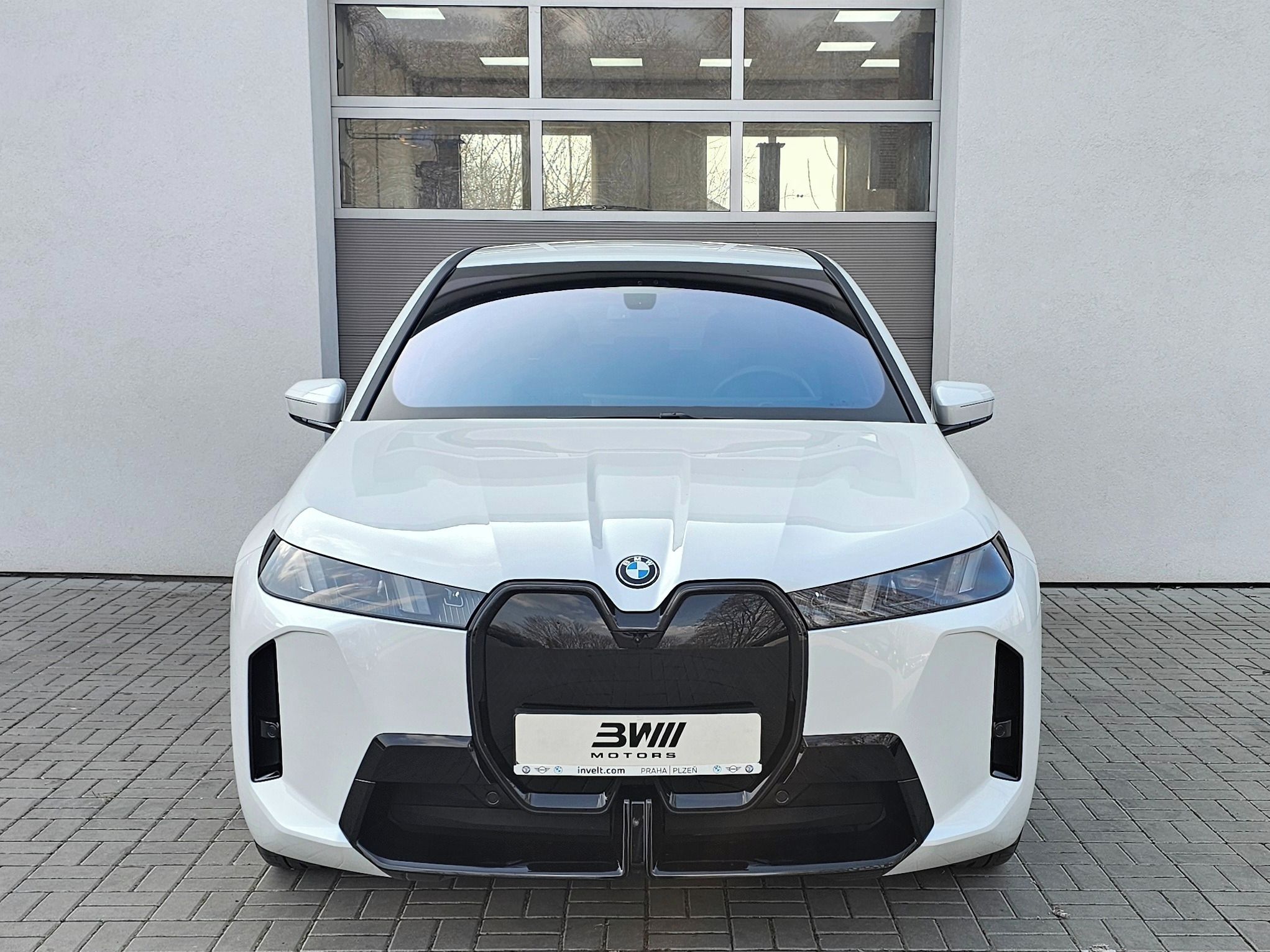 BMW iX, xDrive45, SoH 100% M Paket Pro - fotka 2
