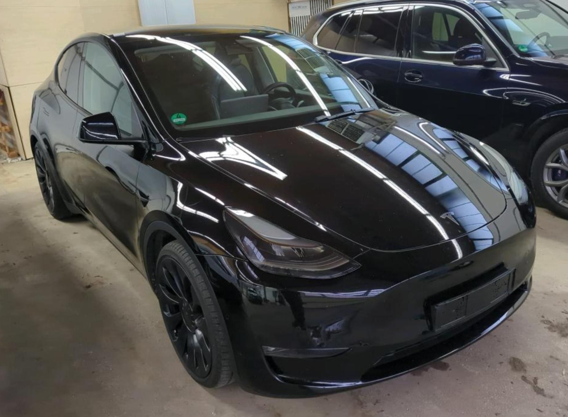 Tesla Model Y, Performance Dual Motor AWD
