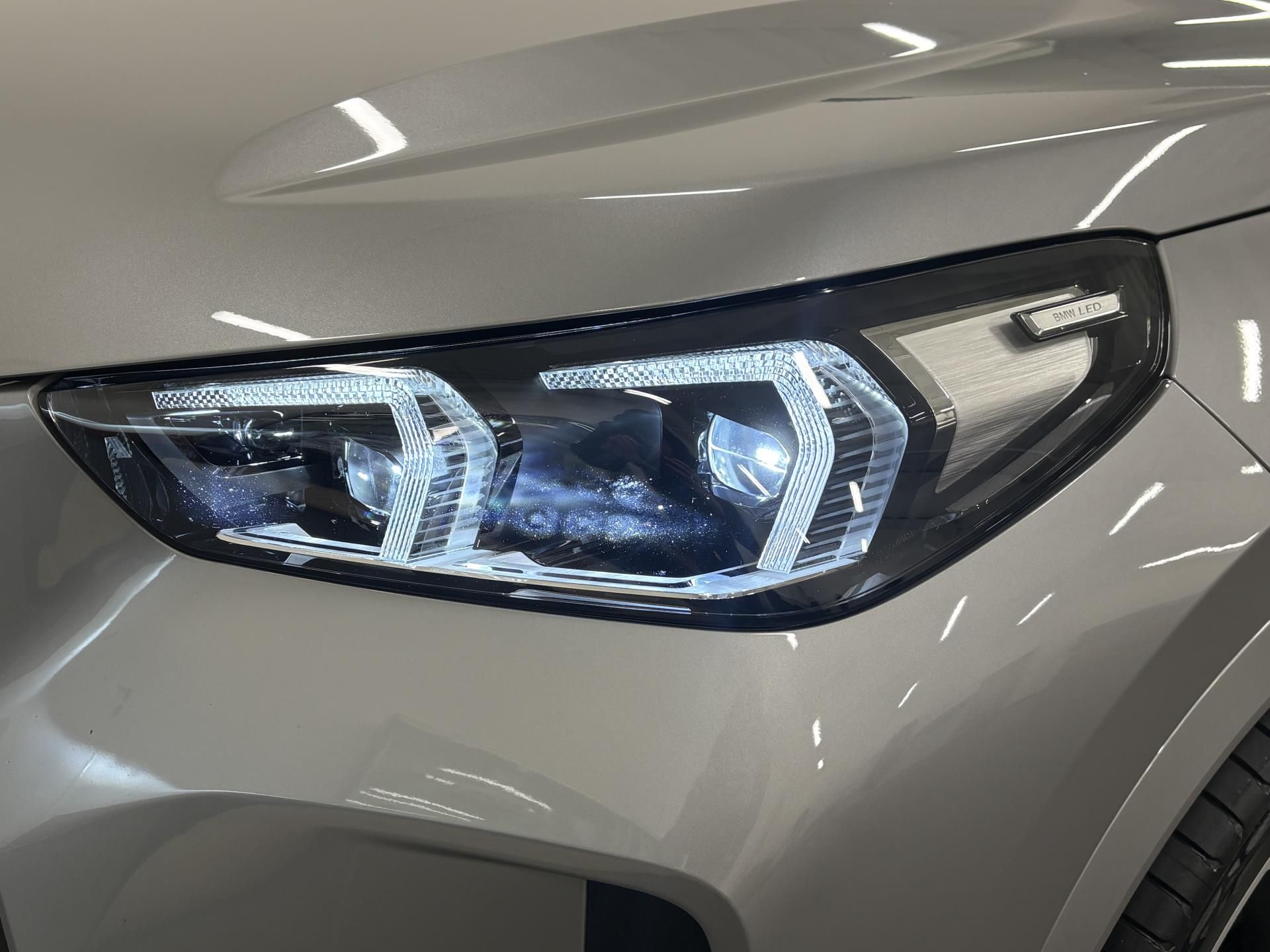 BMW iX1, iX1 xDrive 30 - fotka 5