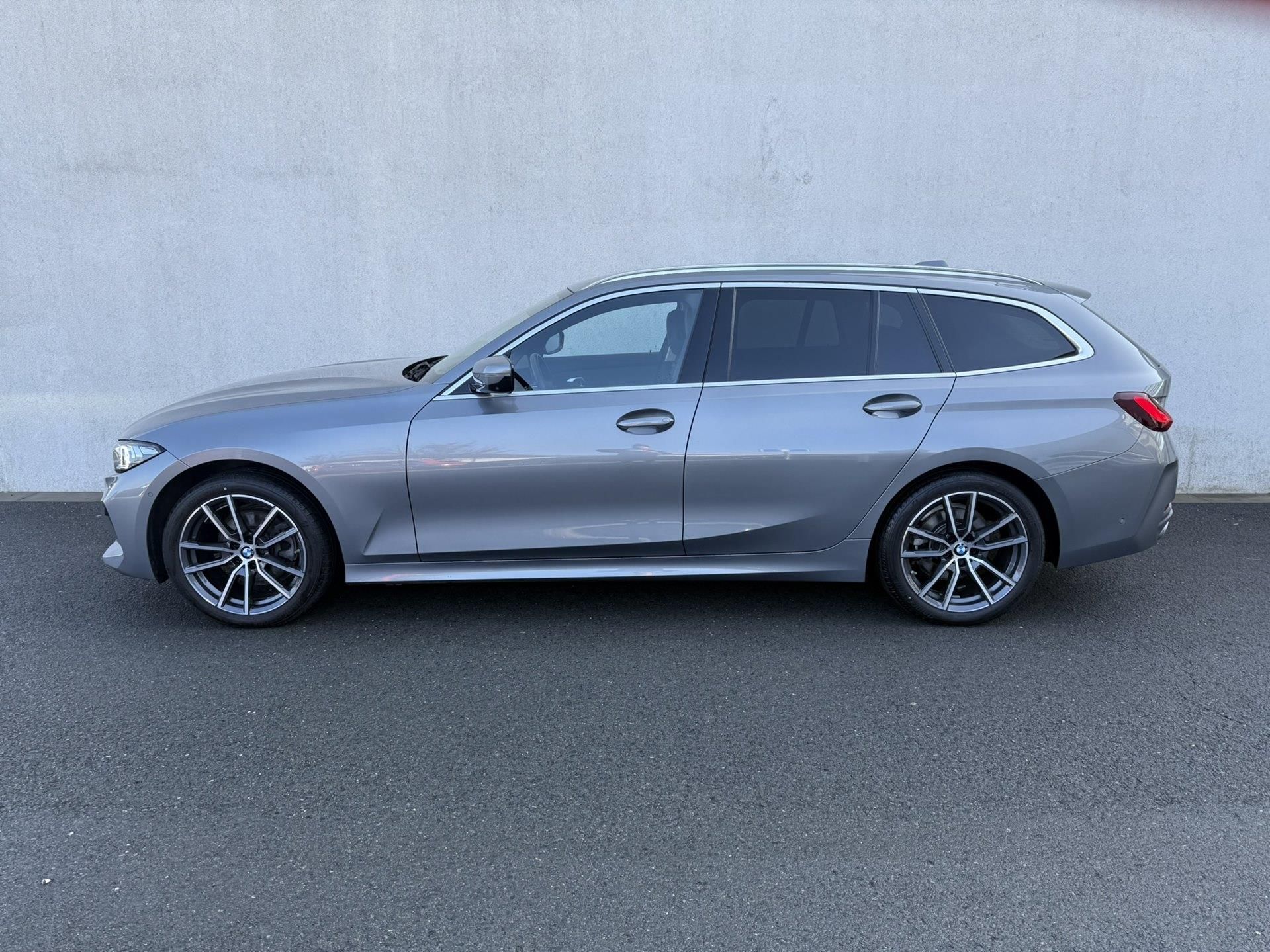 BMW Řada 3, 320i Touring 360° Kamera - fotka 5