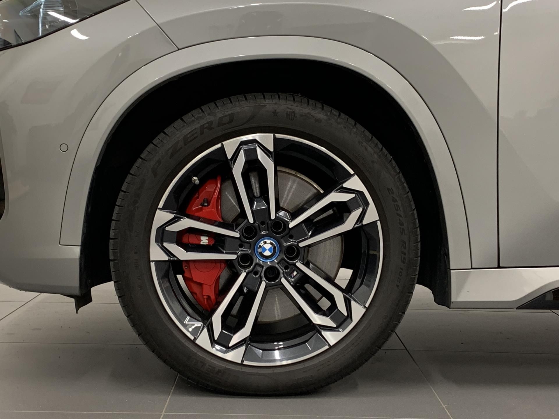 BMW iX1, iX1 xDrive 30 - fotka 5