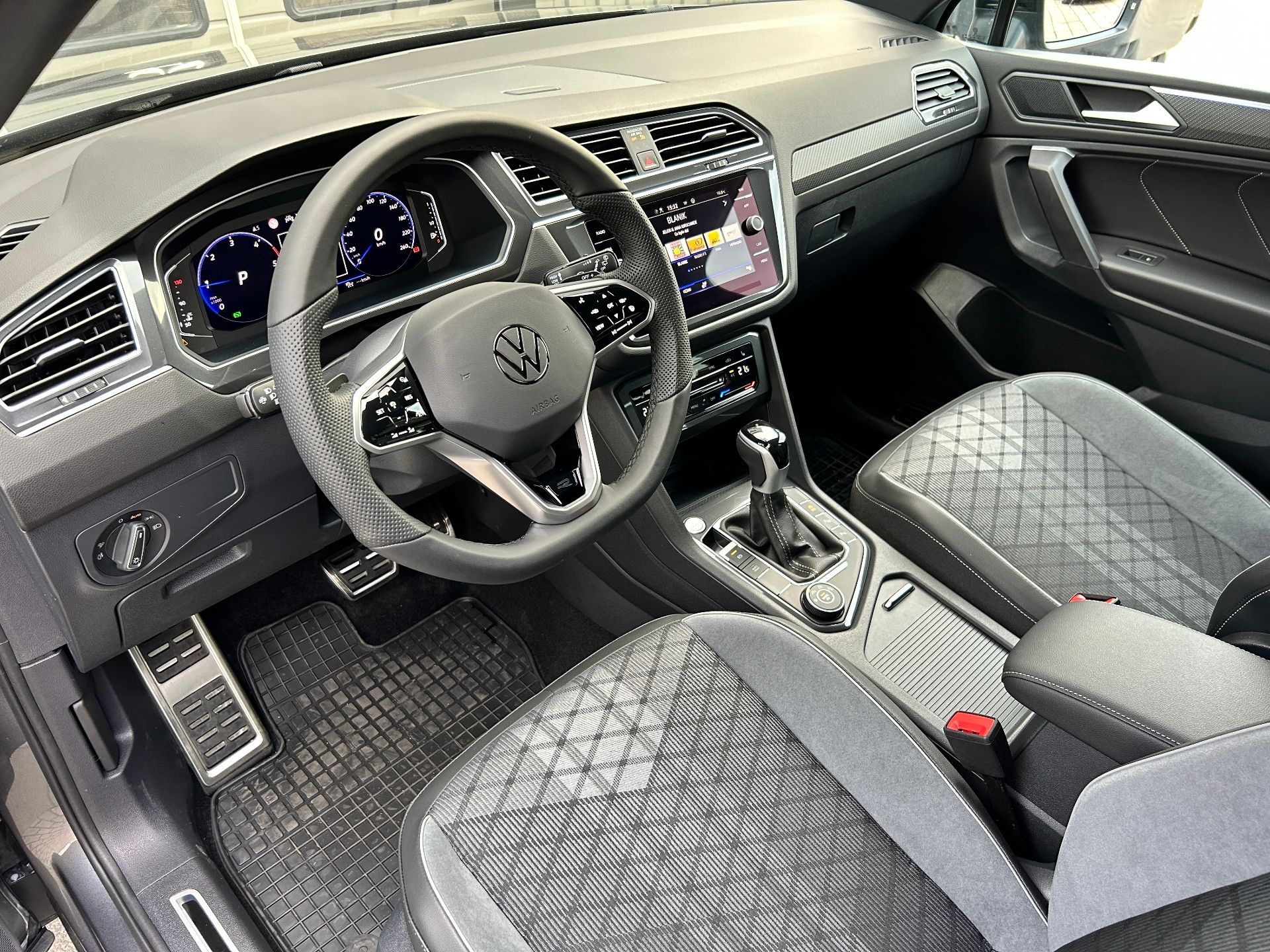 Volkswagen Tiguan Allspace, Allspace R-Line 2,0TDI 200PS 4 - fotka 5