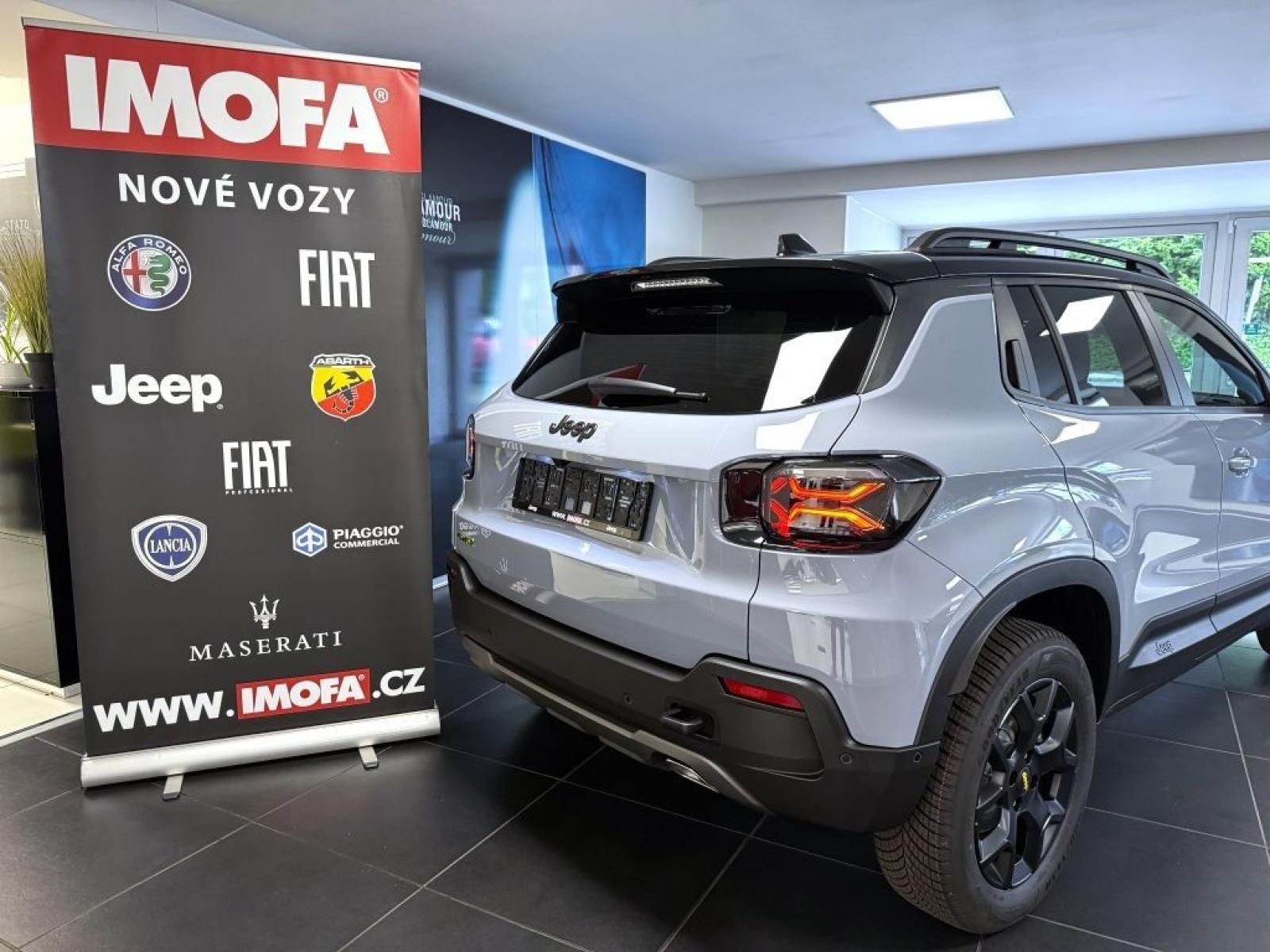 Jeep Avenger, 1.2 T e-hybrid AT 145k 4xe - fotka 5