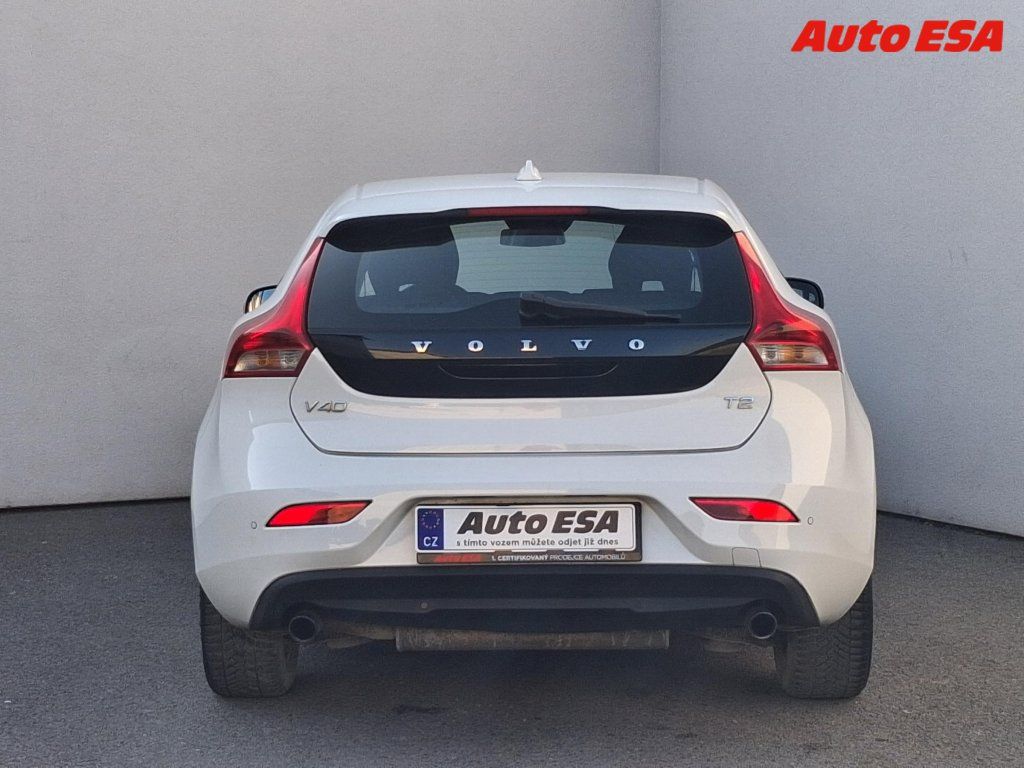 Volvo V40, 1.6 D2,Navi,bixen - fotka 5