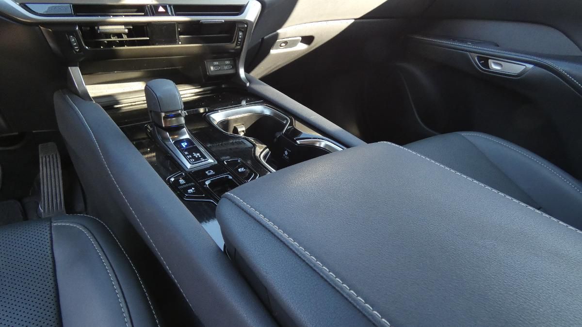 Lexus RX 350h, 2.5 HEV 4x4 E-Four e-CVT Comfo - fotka 6