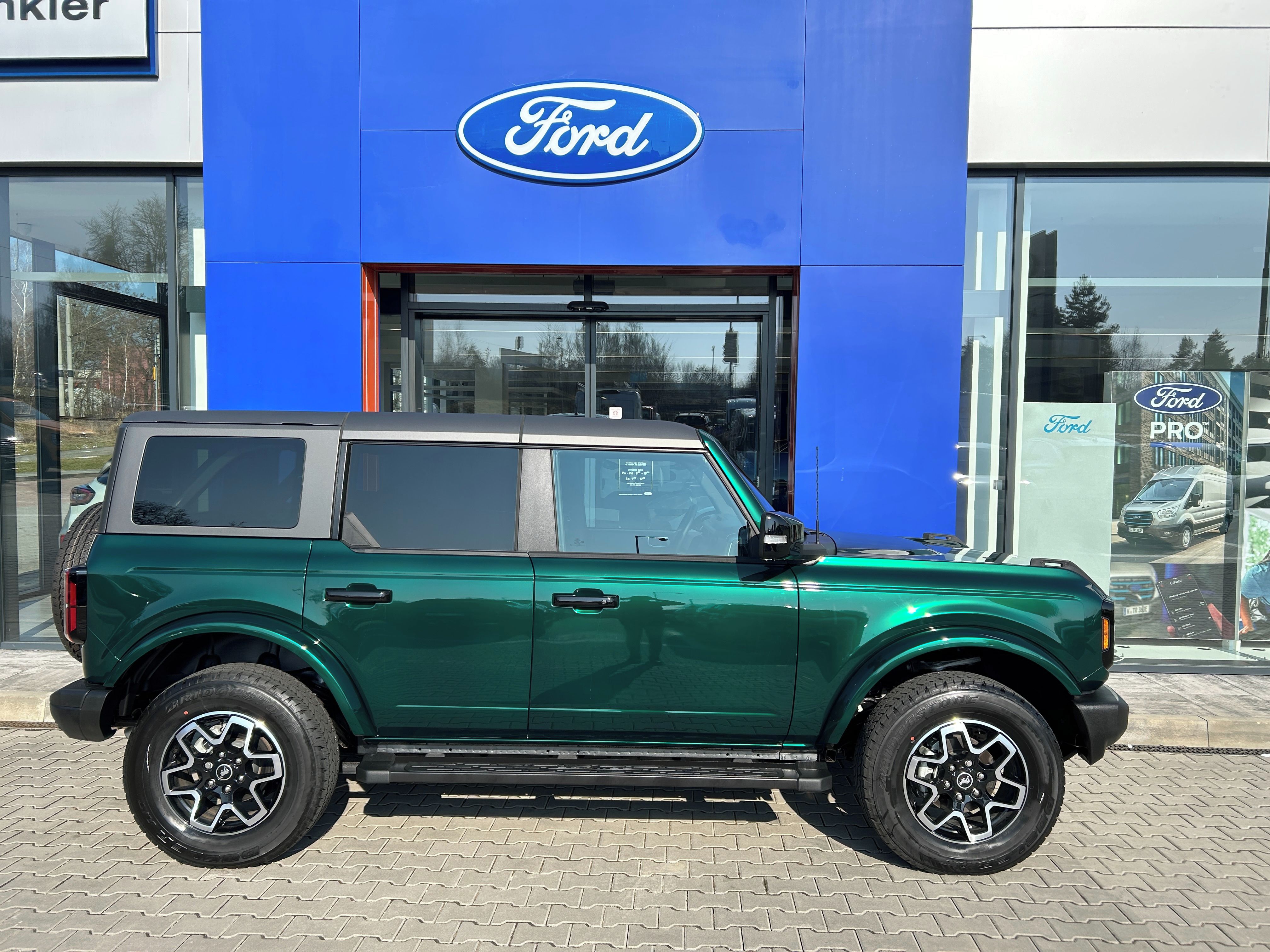 Ford Bronco, 2.7 EcoBoost 246kW OUTER BANKS - fotka 4