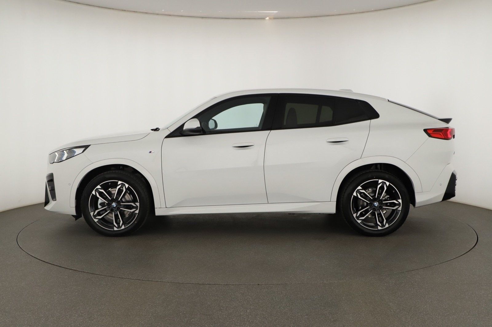 BMW X2, sDrive20i, Výhřev - fotka 2