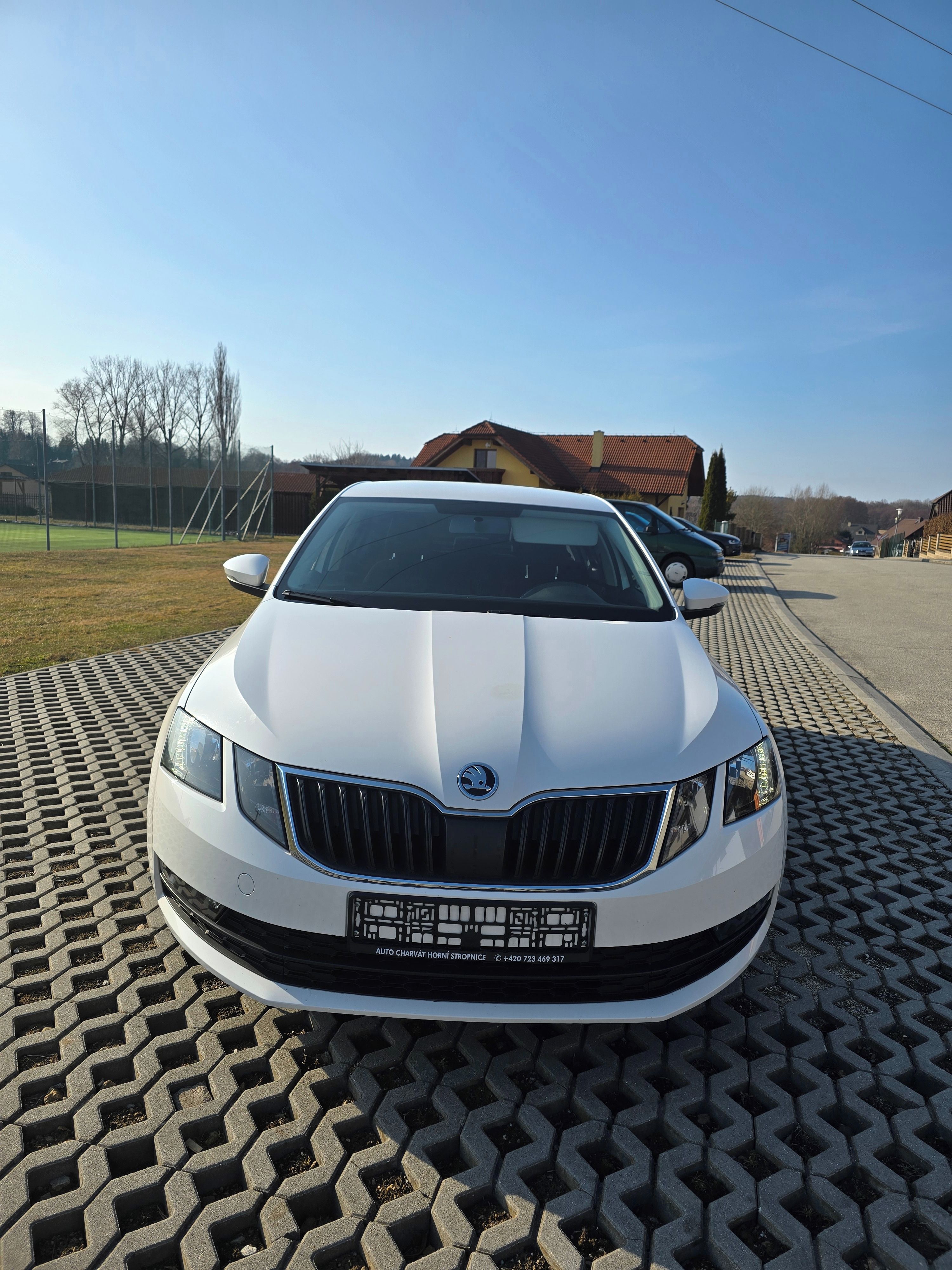 Škoda Octavia, 1.6 TDI 85Kw —prodáno———— - fotka 2