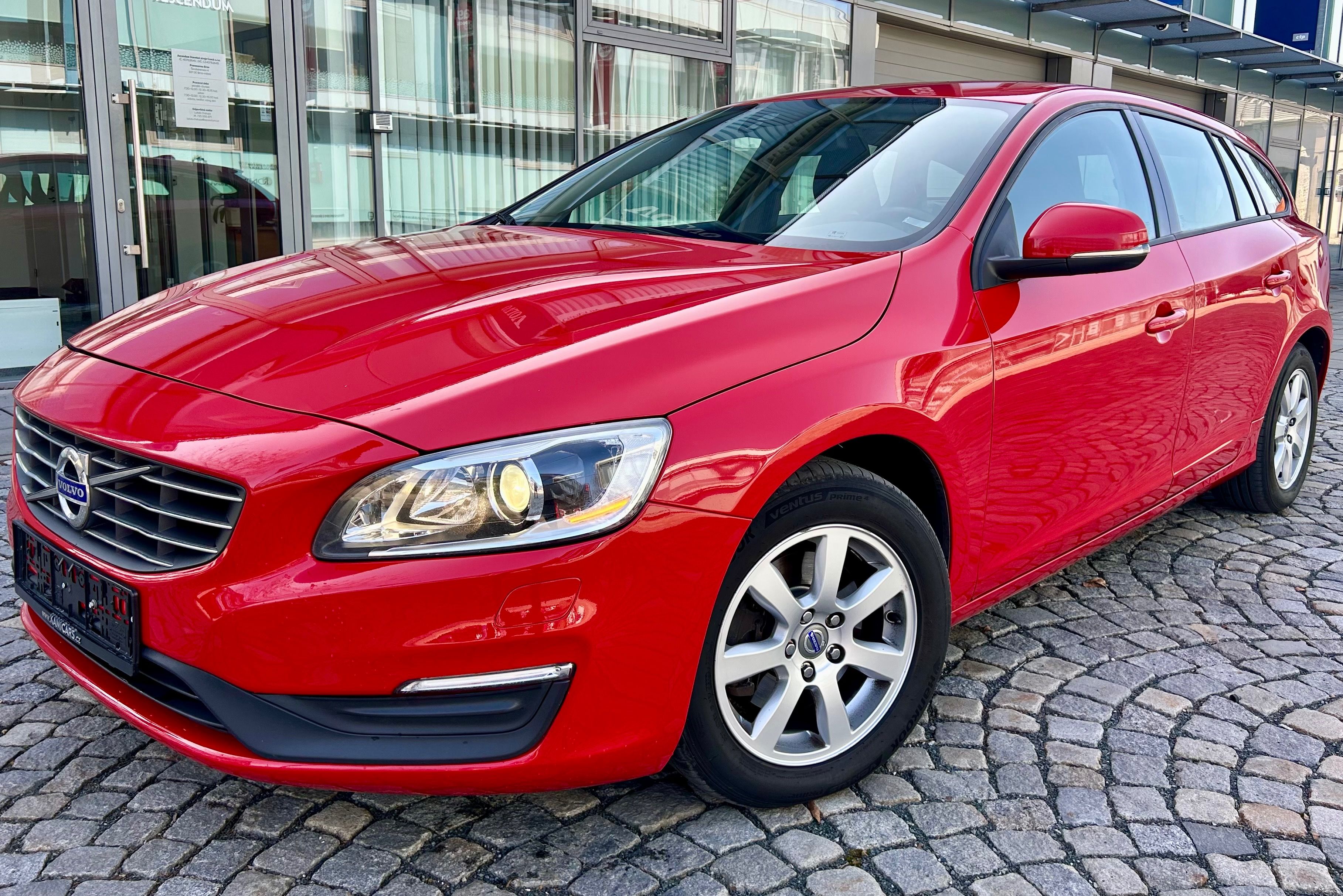 Volvo V60, 2.0D4 120KW 5VÁLEC- XENON-NAVI