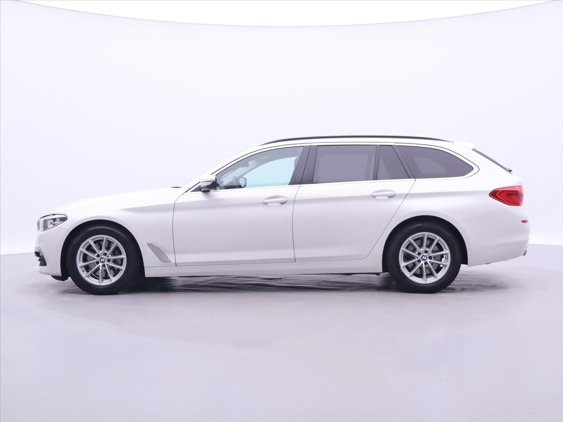 BMW Řada 5, 2,0 525d 170kW Aut. Navi LED - fotka 4