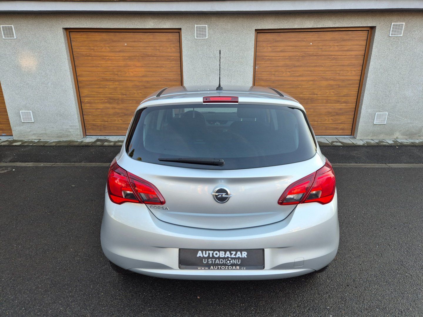 Opel Corsa, 1.4i 66kW klima ČR serv.kniha - fotka 4
