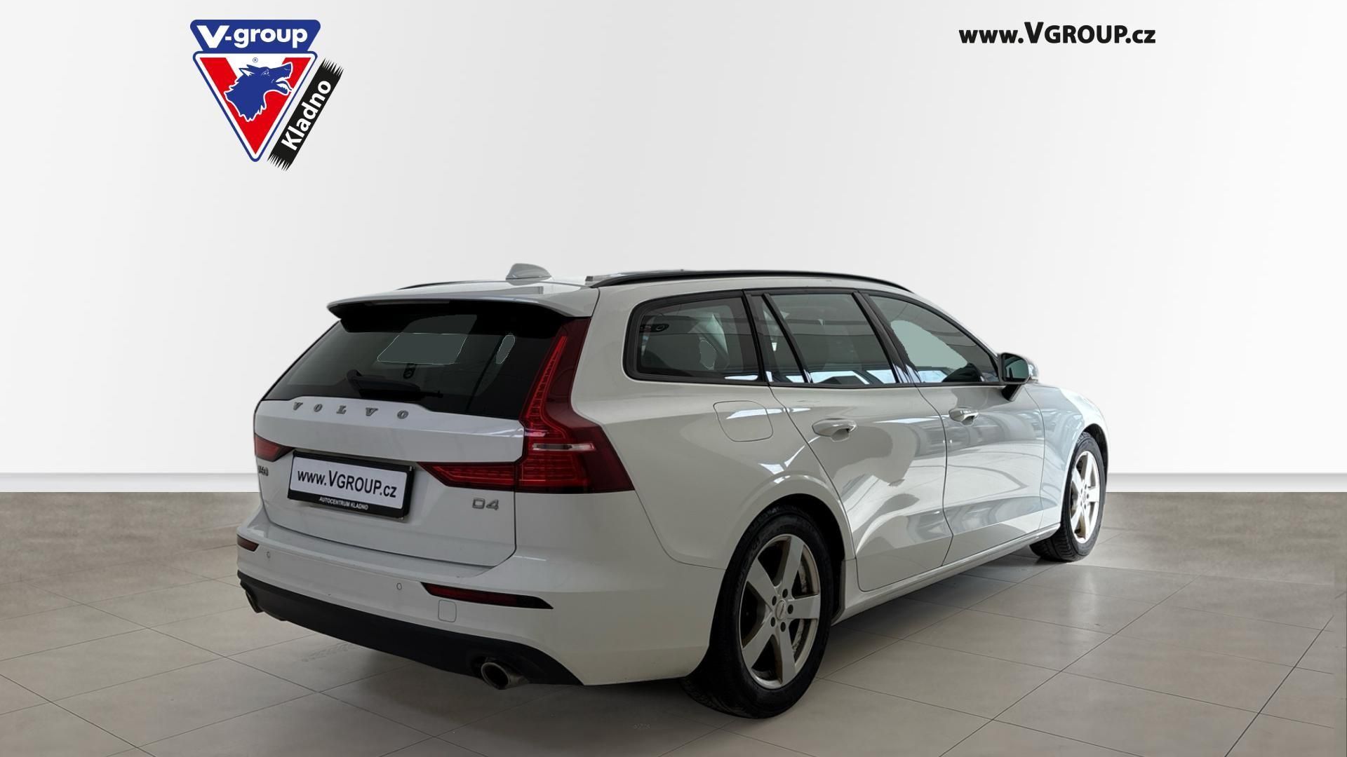 Volvo V60, 2.0 D4 MOMENTUM + EL. TAŽNÉ - fotka 4