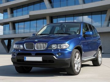 BMW X5 4.4i V8 benzin top stav