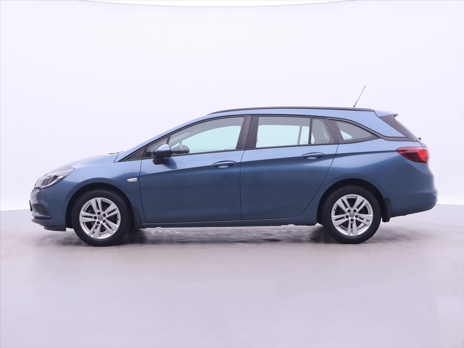 Opel Astra, 1,0 T 77kW CZ Klima Serv.Kniha - fotka 4