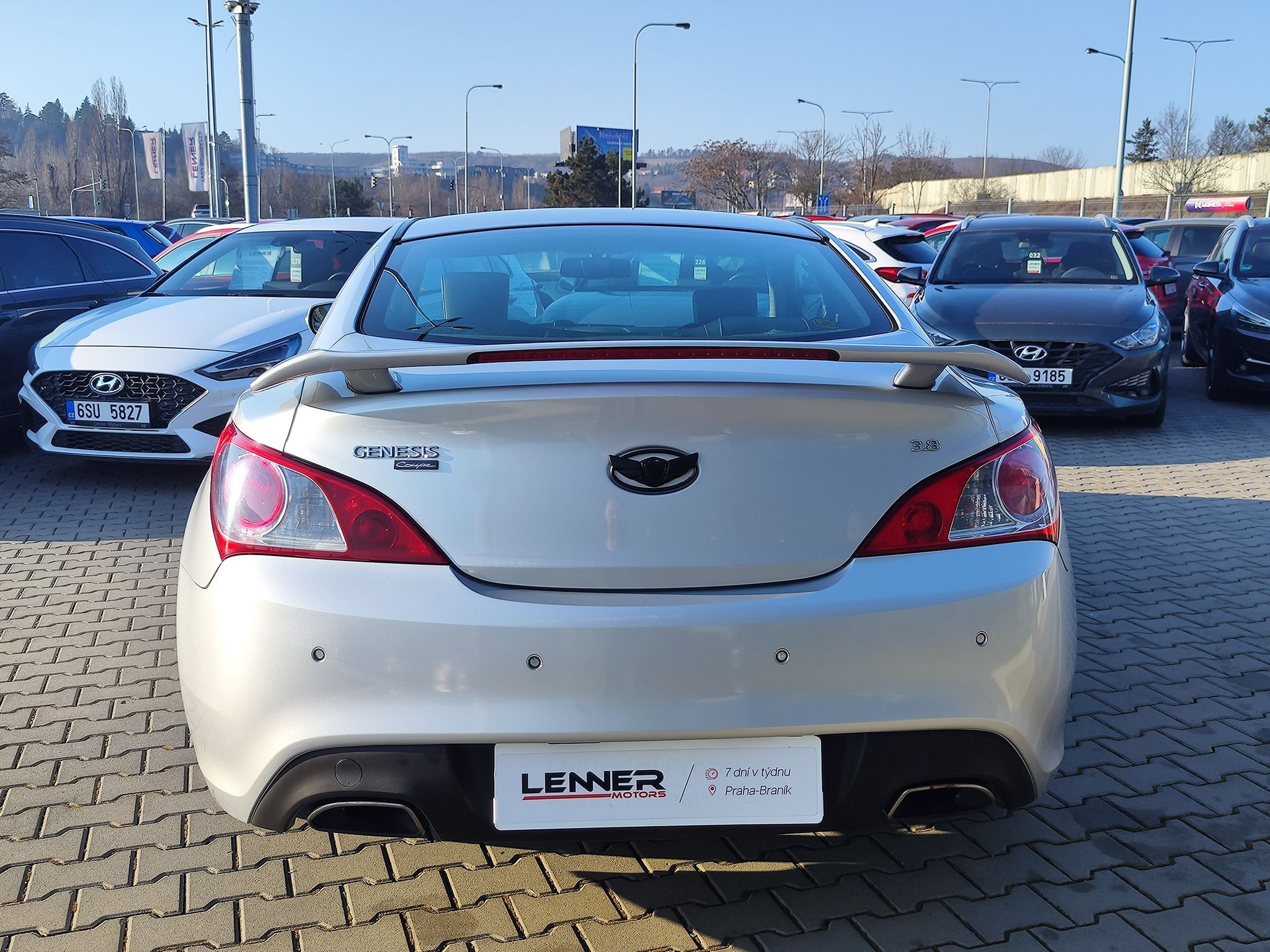 Hyundai Genesis, 3.8 V6/223kW Coupe 6AT - fotka 6