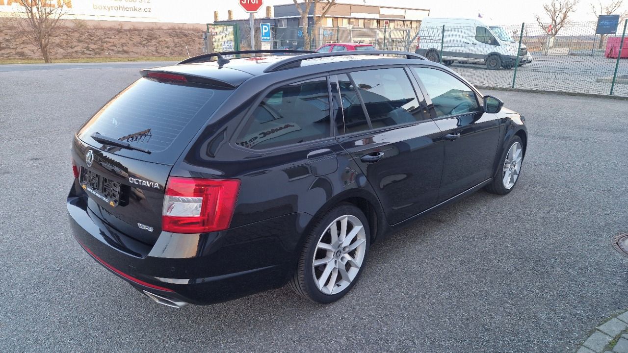 Škoda Octavia, 2,0 TDI RS Combi - fotka 3
