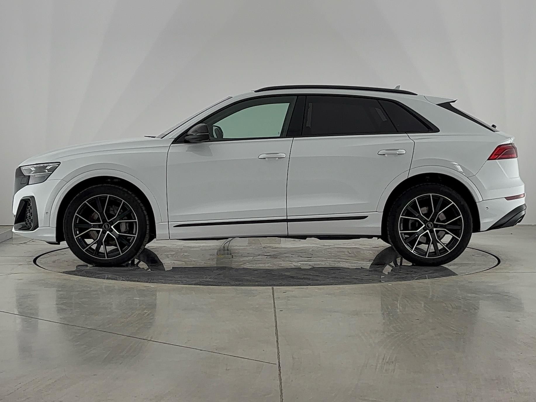 Audi Q8, 3.0 TDI / 210 kW S-line - fotka 3