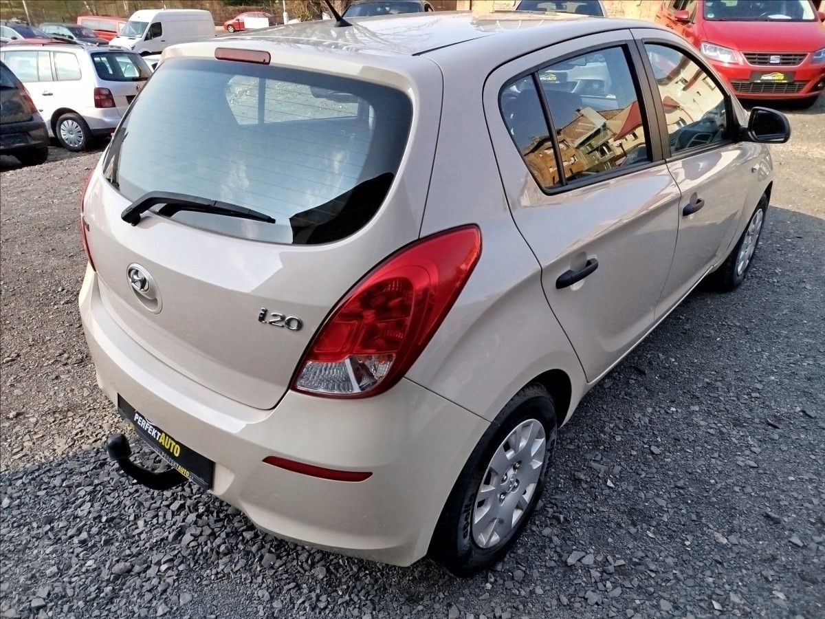 Hyundai i20, 1,2 i, 63kW, po velkém SERVISU - fotka 6