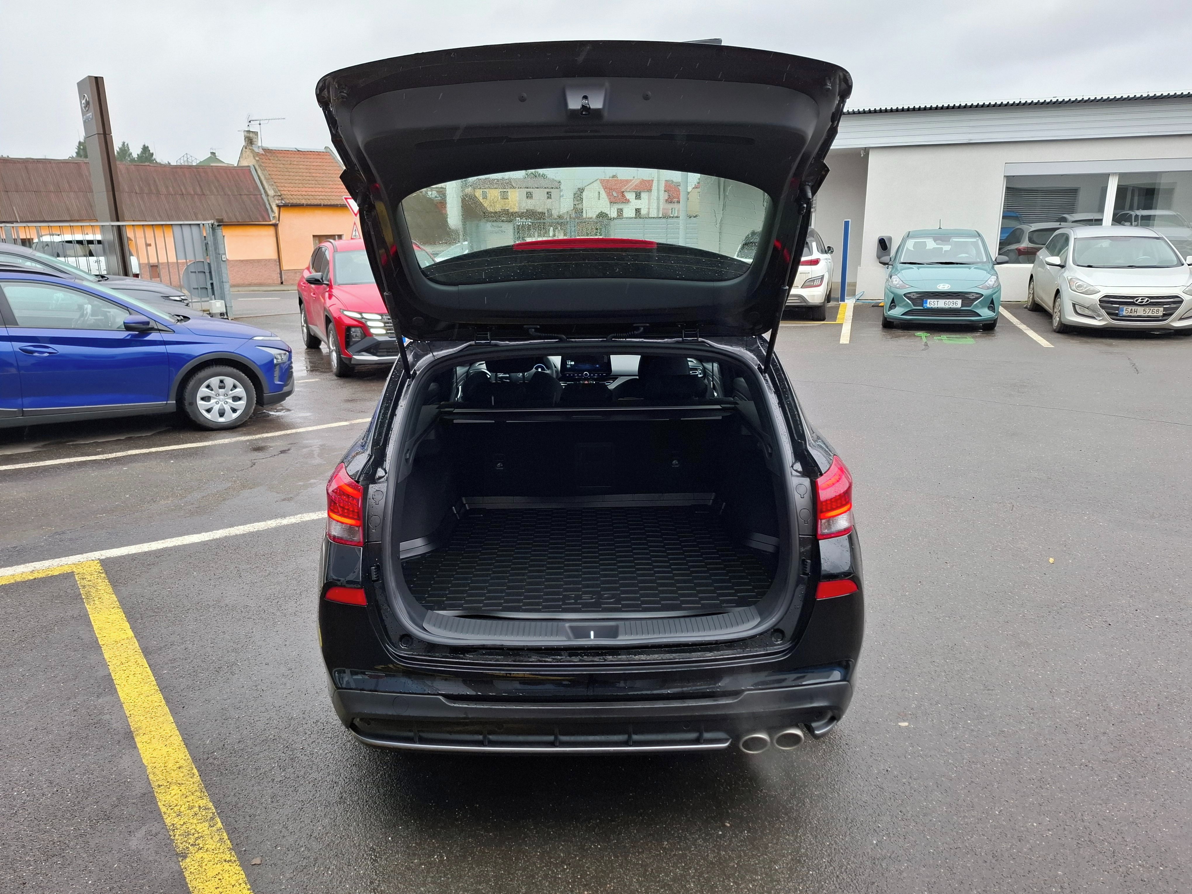 Hyundai i30, COMBI 1,6TGDI 110kW NLINE DCT - fotka 4