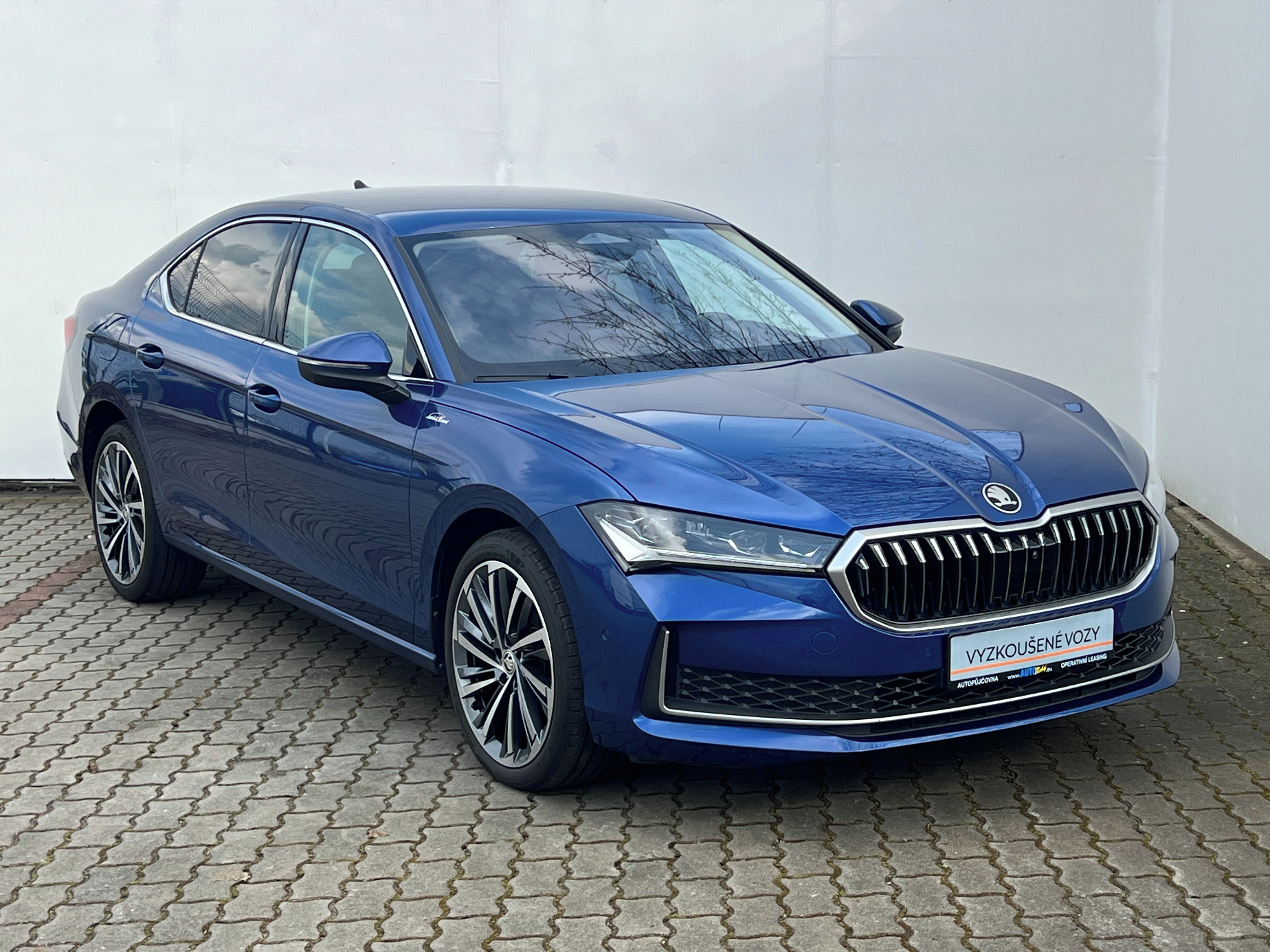 Škoda Superb, 2,0 TDI 110kW L&K DSG 7 - fotka 3