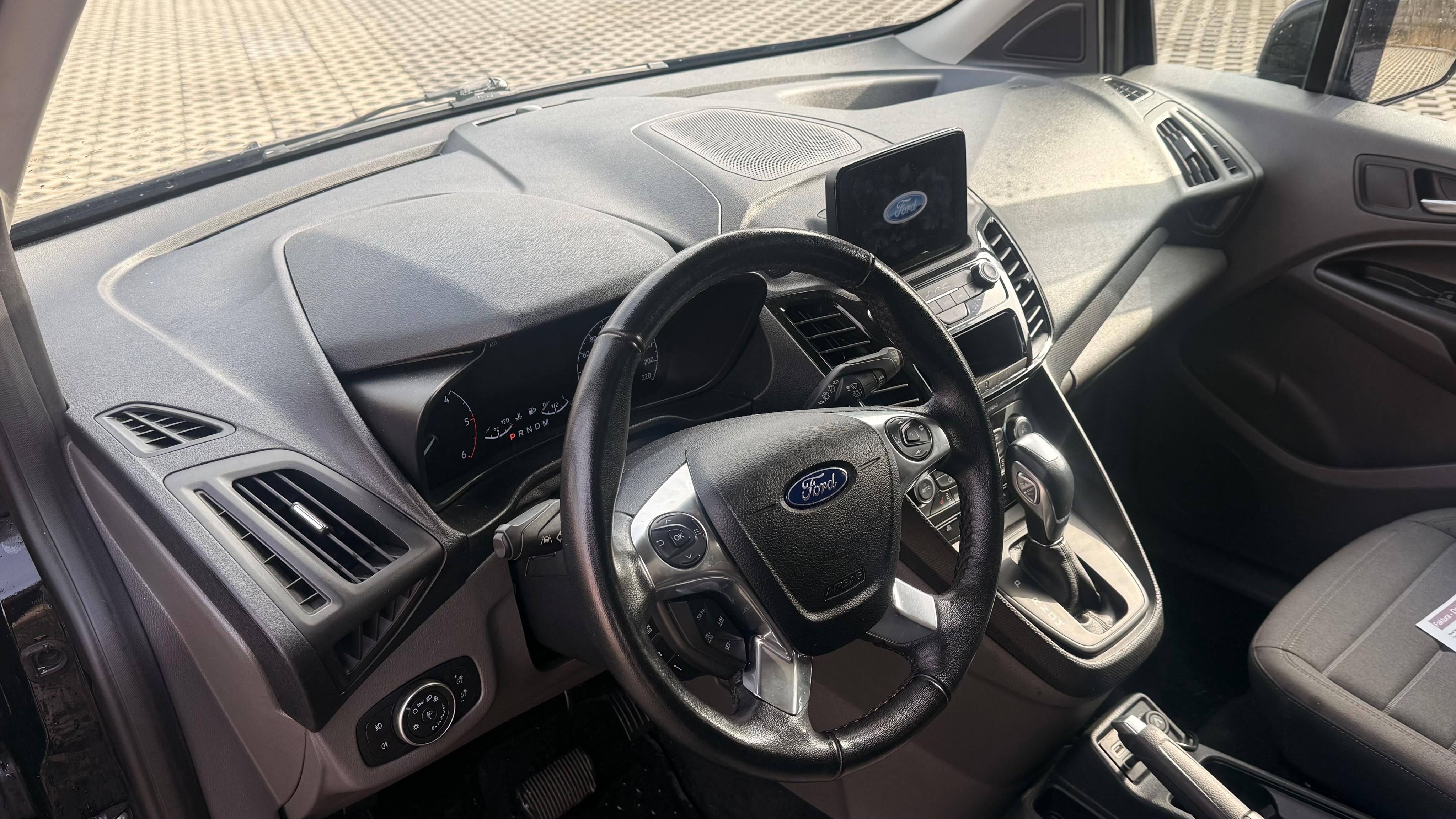 Ford Tourneo Connect, Titanium, 7 míst, 1.5TDCI 88kW - fotka 6
