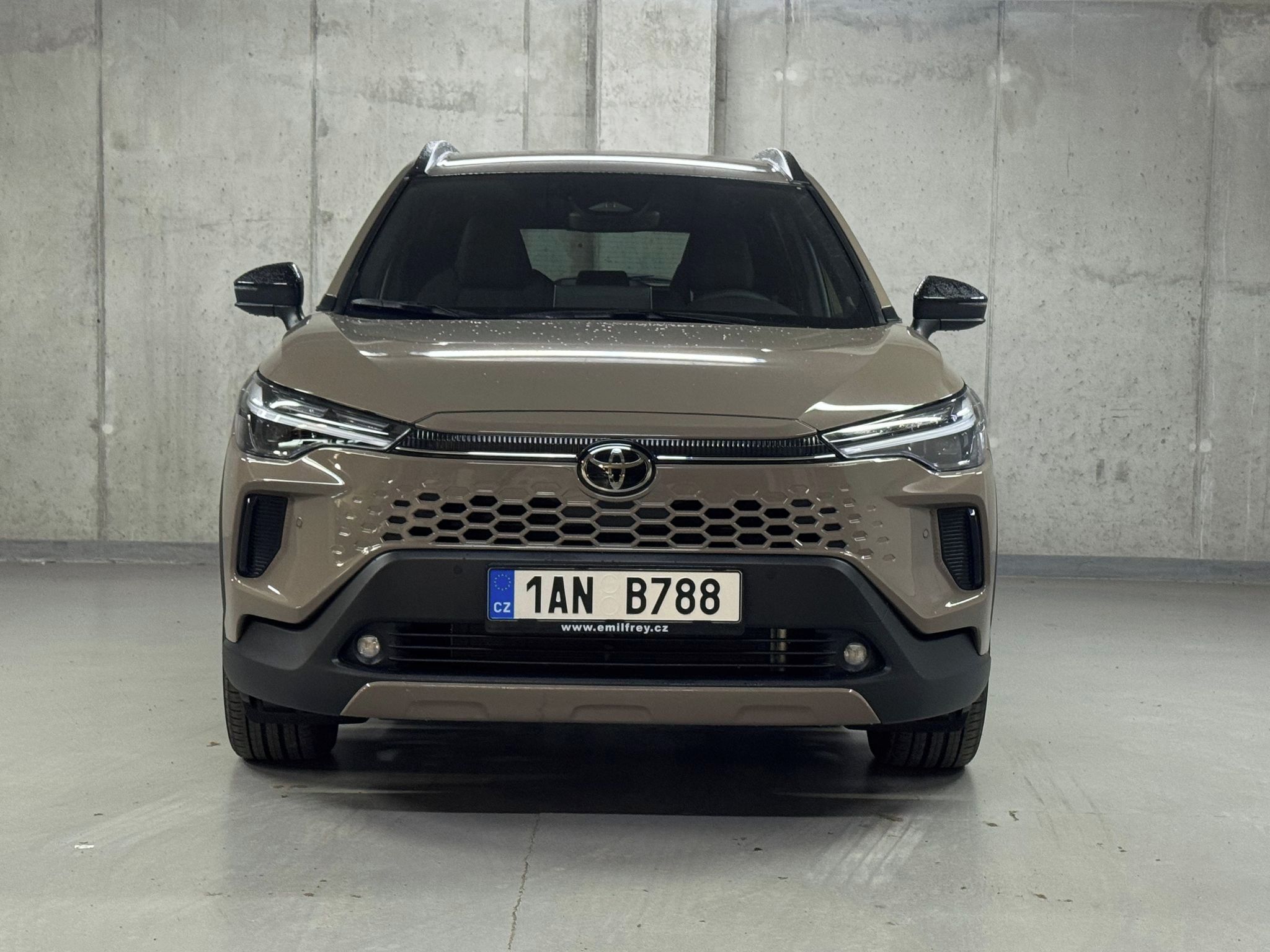 Toyota Corolla Cross, STYLE 1.8 Hybrid (140 k) Style - fotka 2