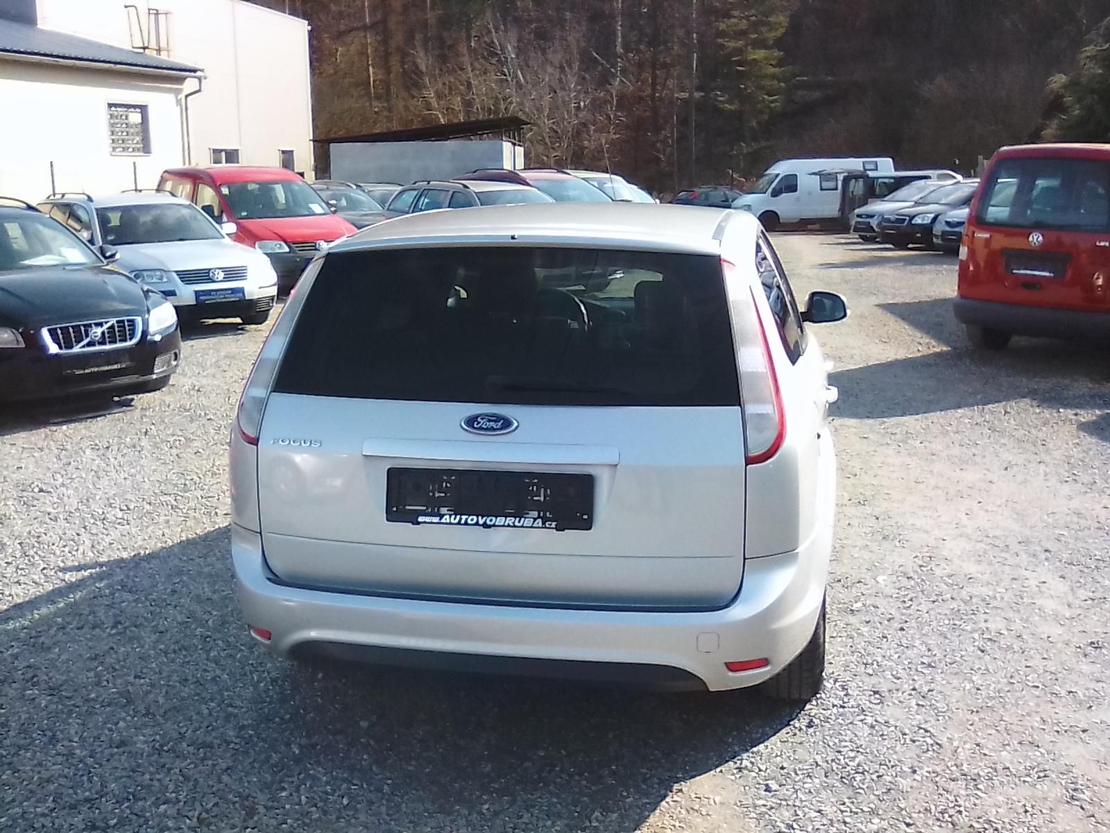 Ford Focus, 1.6i 16V, kombi, 2.majitel - fotka 6