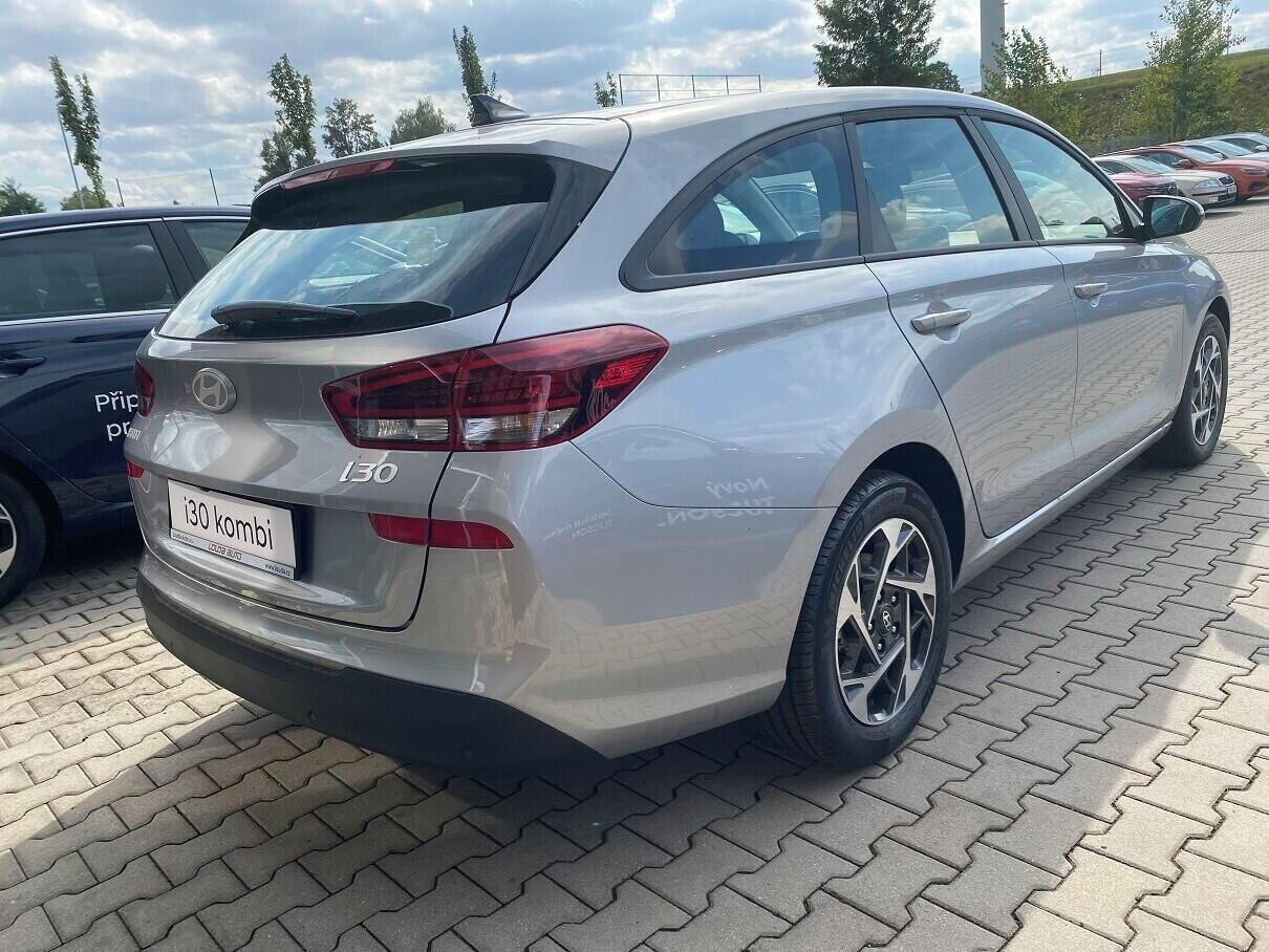 Hyundai i30, WG PD PE Comfort  1,0 T-GDI 74 - fotka 4