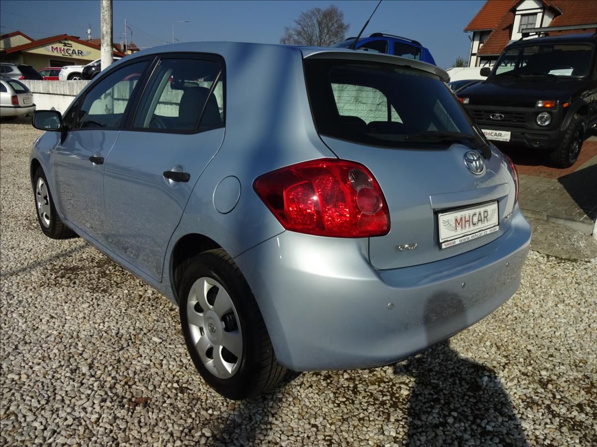 Toyota Auris, 1,33 VVTi 74 kW - fotka 5