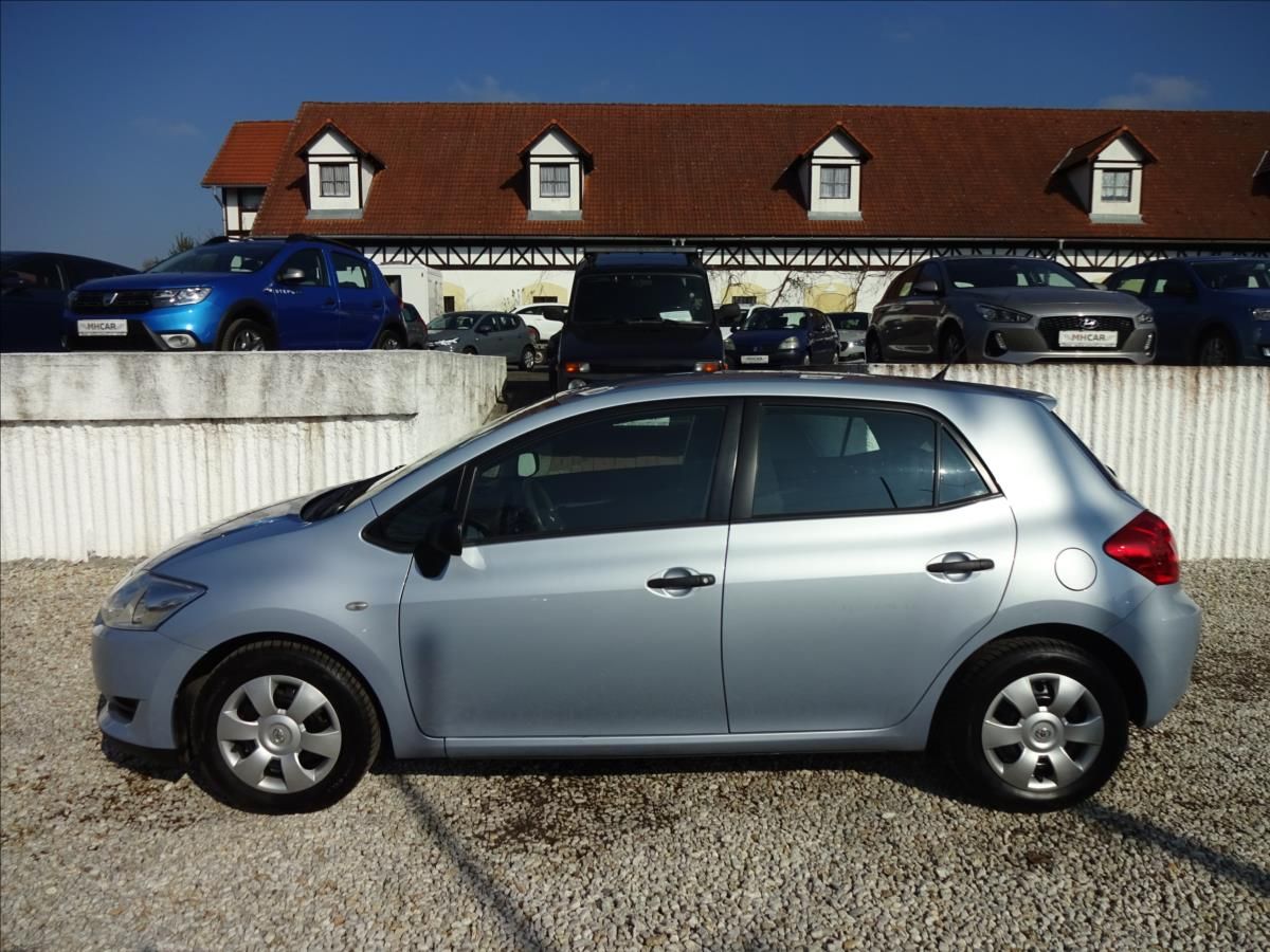 Toyota Auris, 1,33 VVTi 74 kW - fotka 4