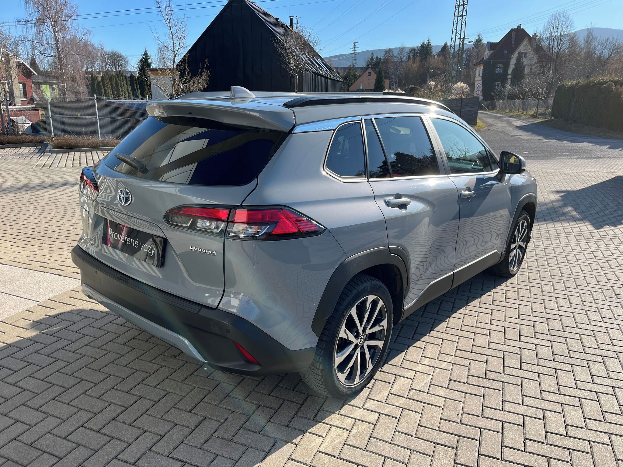 Toyota Corolla Cross, 2.0 Hybrid eCVT 4x4 Style Tech - fotka 6