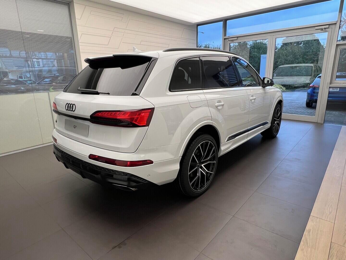 Audi Q7, SUV S line 50 TDI quattro 210 - fotka 3