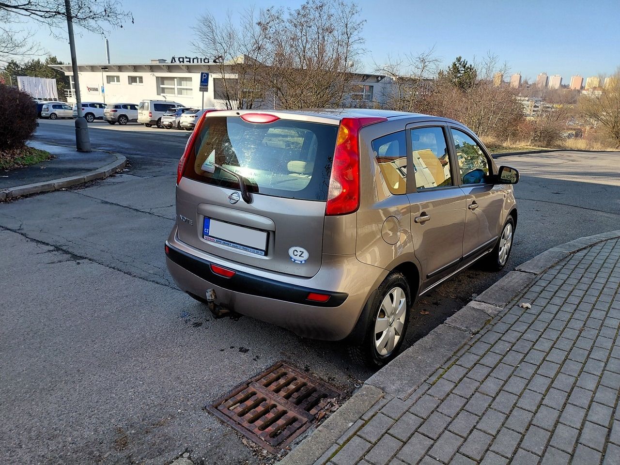 Nissan Note, 1.6i A/T - fotka 4