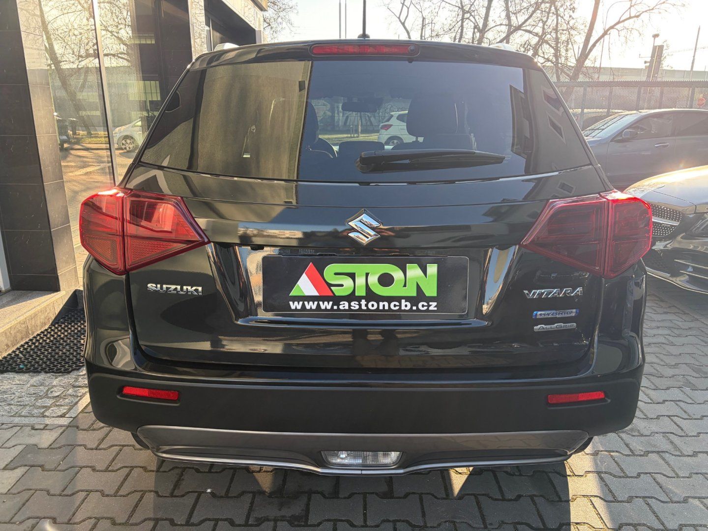 Suzuki Vitara, 1,4i -hybrid,95kW,4x4,serviska - fotka 6