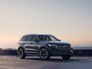 T8 AWD RECHARGE BRIGHT PLUS 7m