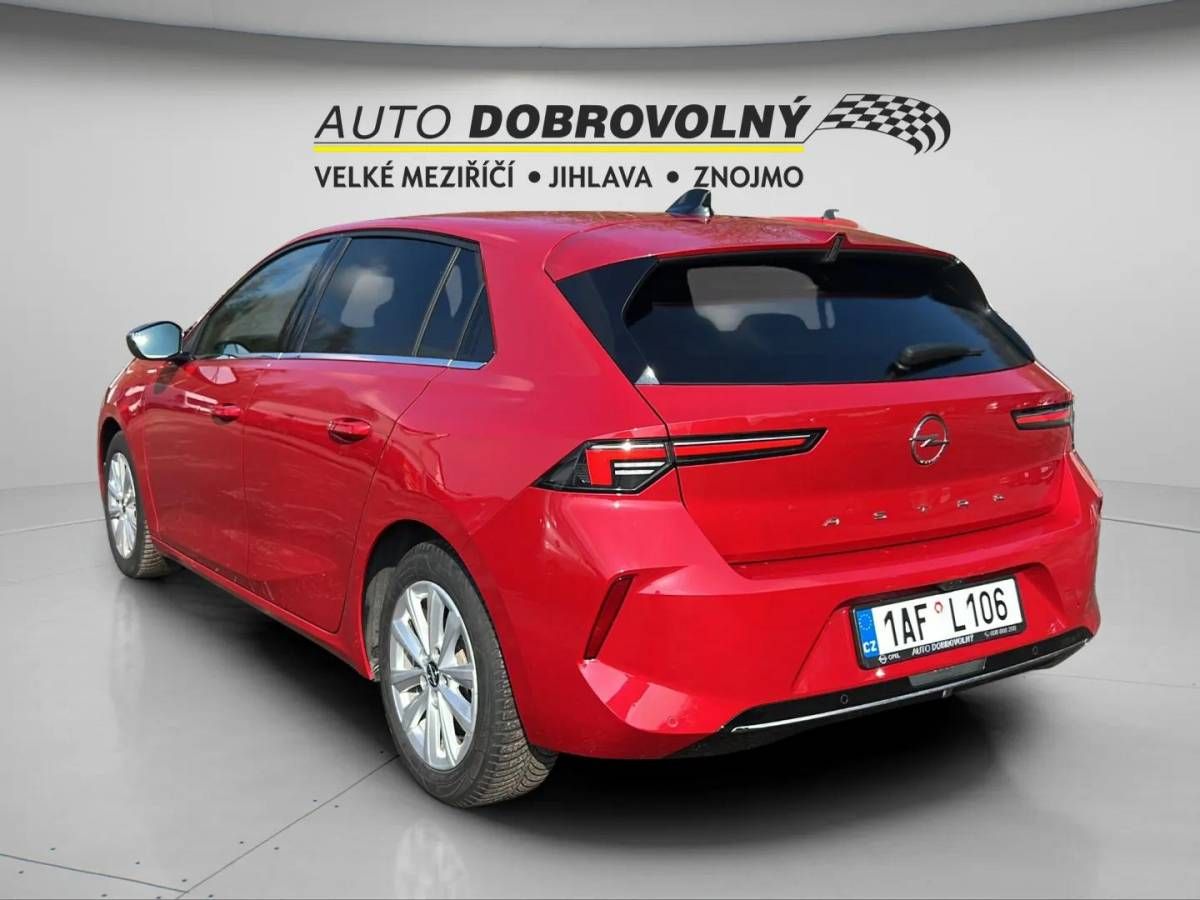 Opel Astra, Elegance HB 1.2 TURBO 96kW/130 - fotka 6