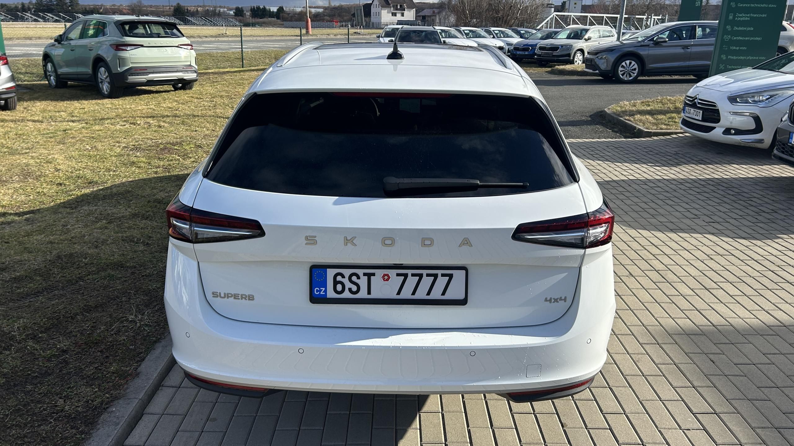Škoda Superb, TDI, 4x4, DSG, L&K, PANO,NEZ.T - fotka 4