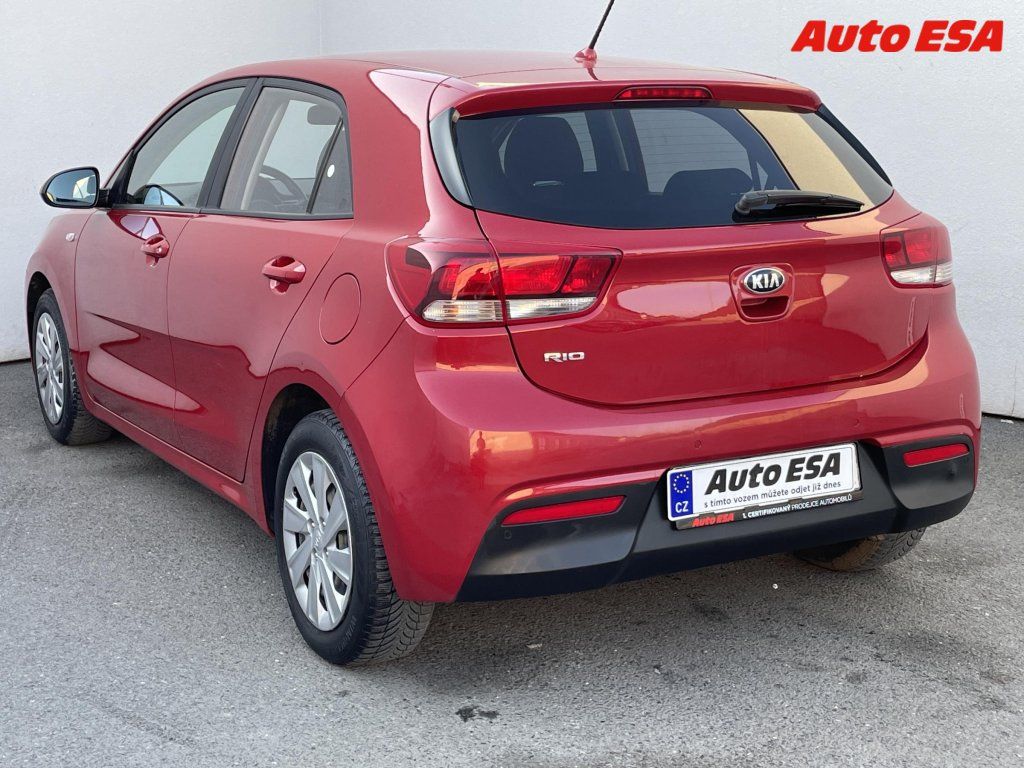 Kia Rio, 1.2i,ČR,AC,tempo - fotka 6