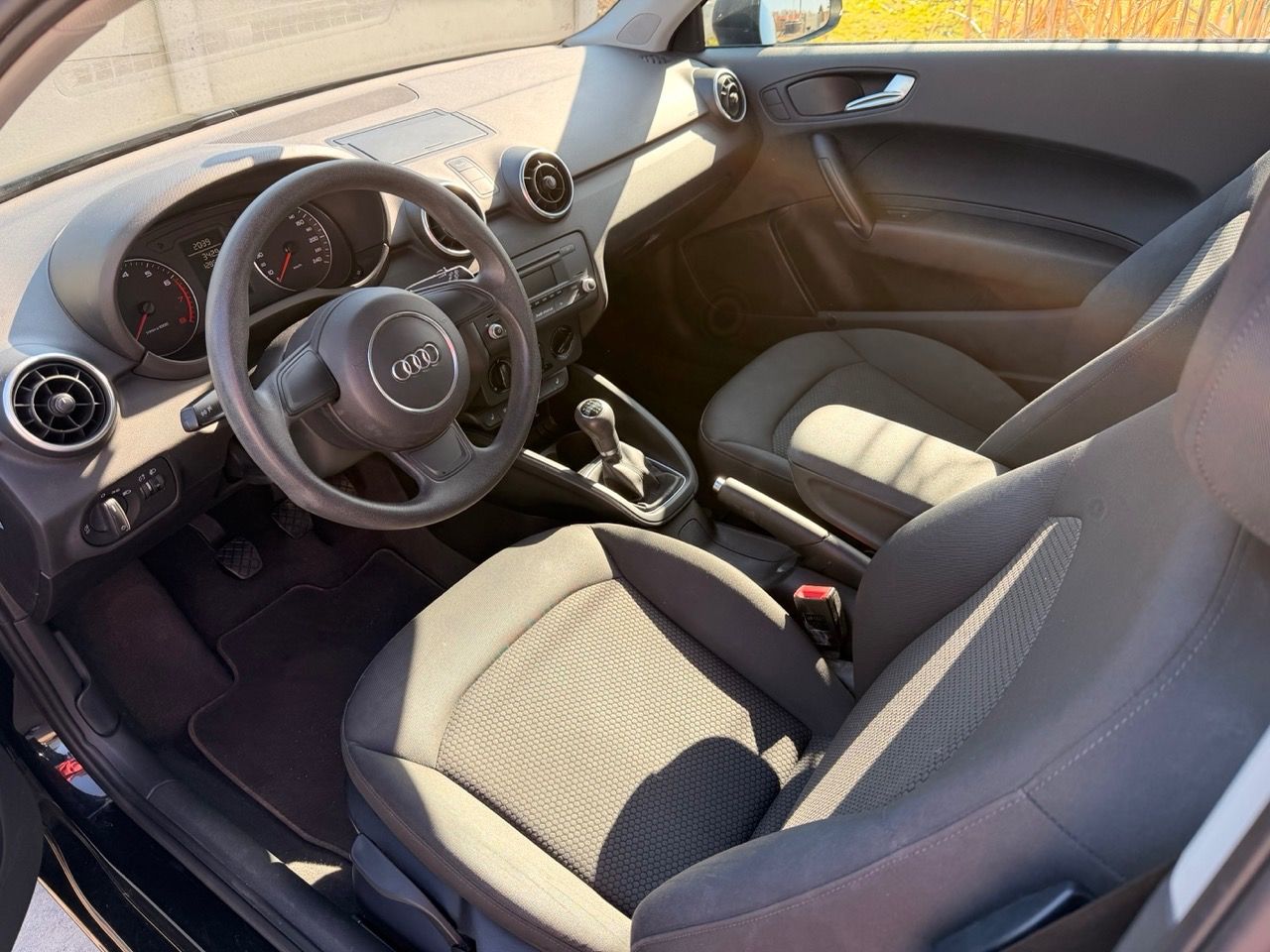 Audi A1, 1.2TFSI 63kW klima-servis-ČR - fotka 4