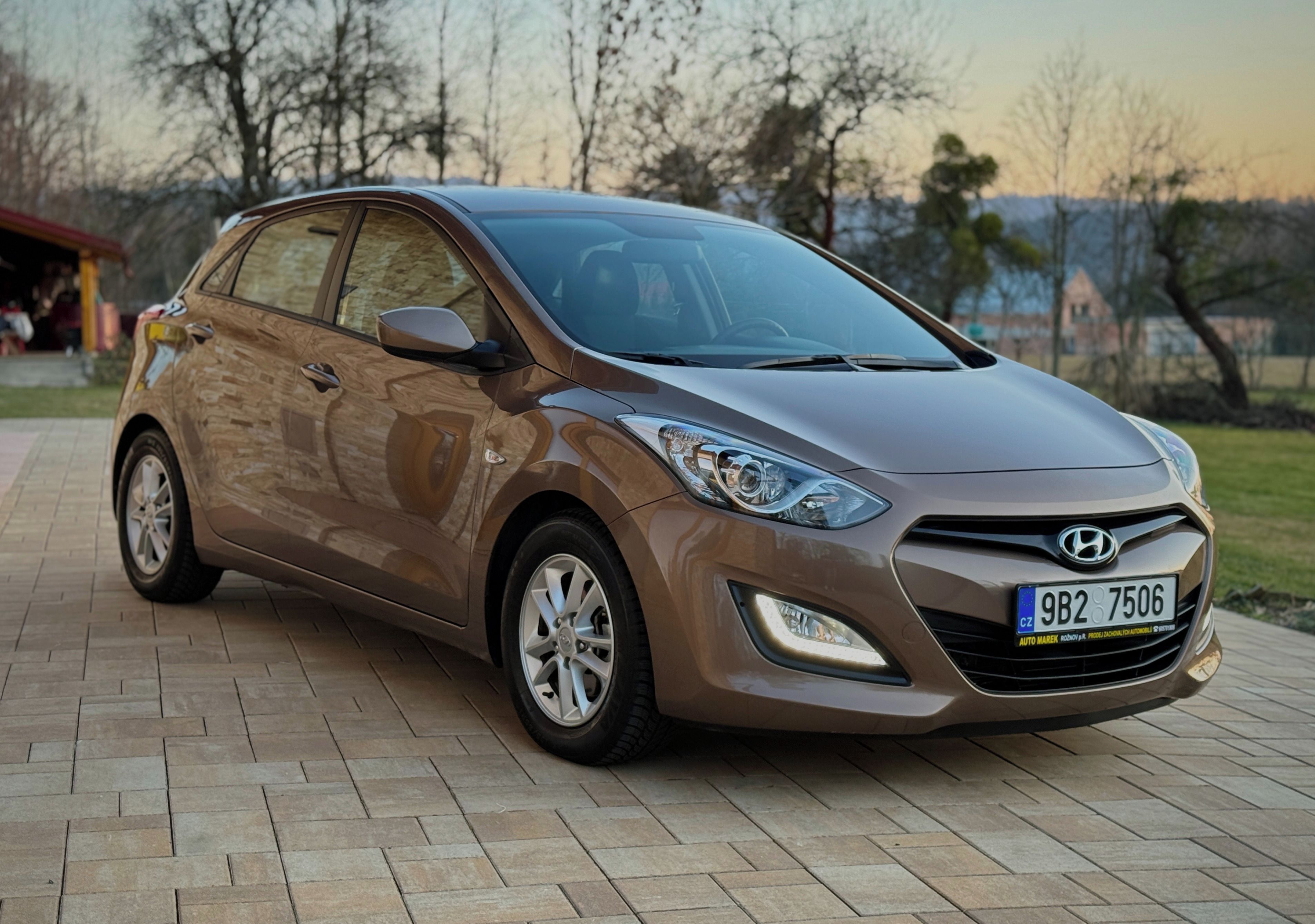 Hyundai i30, 27 000Km - fotka 3