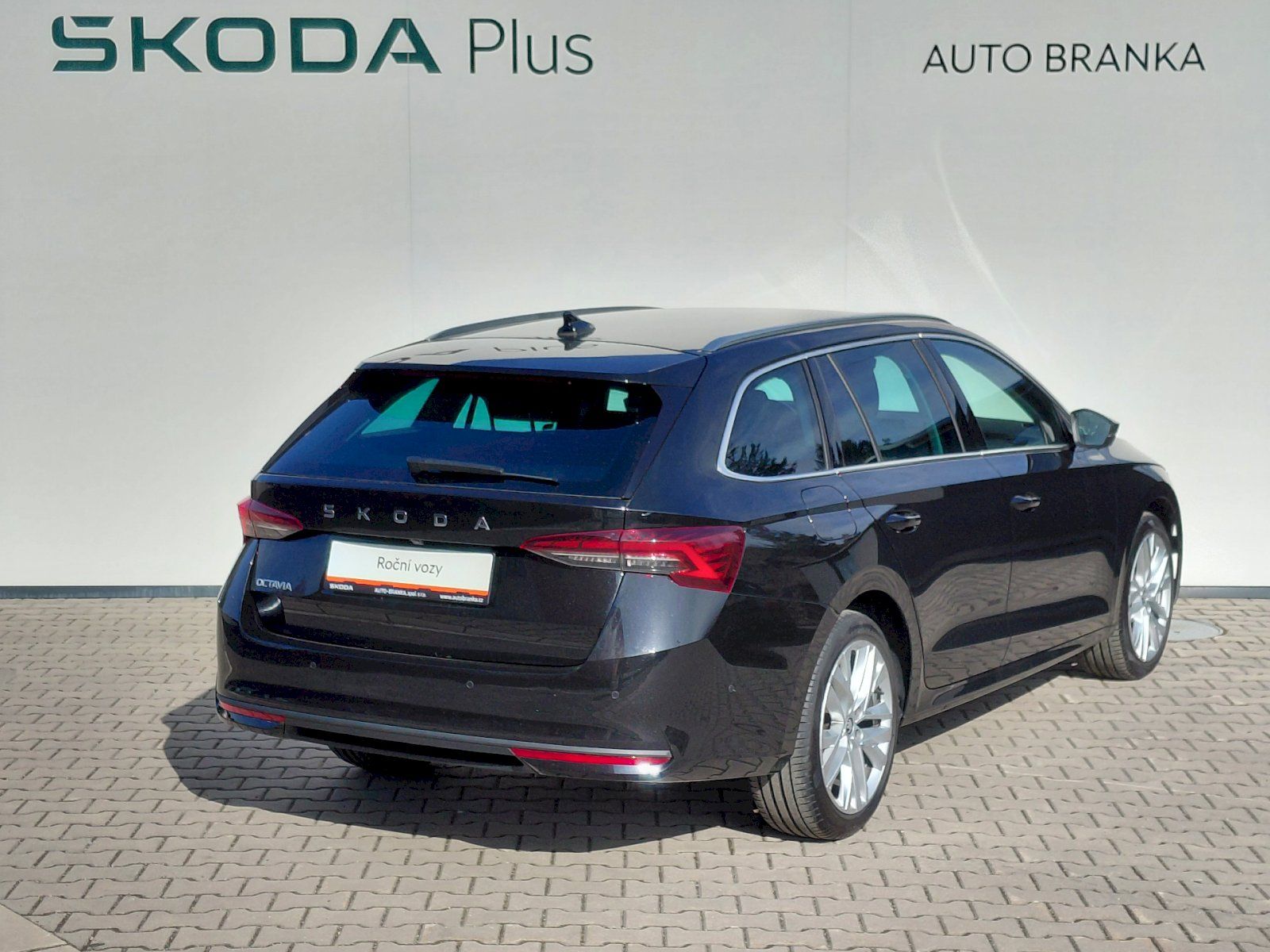 Škoda Octavia, 2.0 TDI 110kW DSG TOP SELECTIO - fotka 2