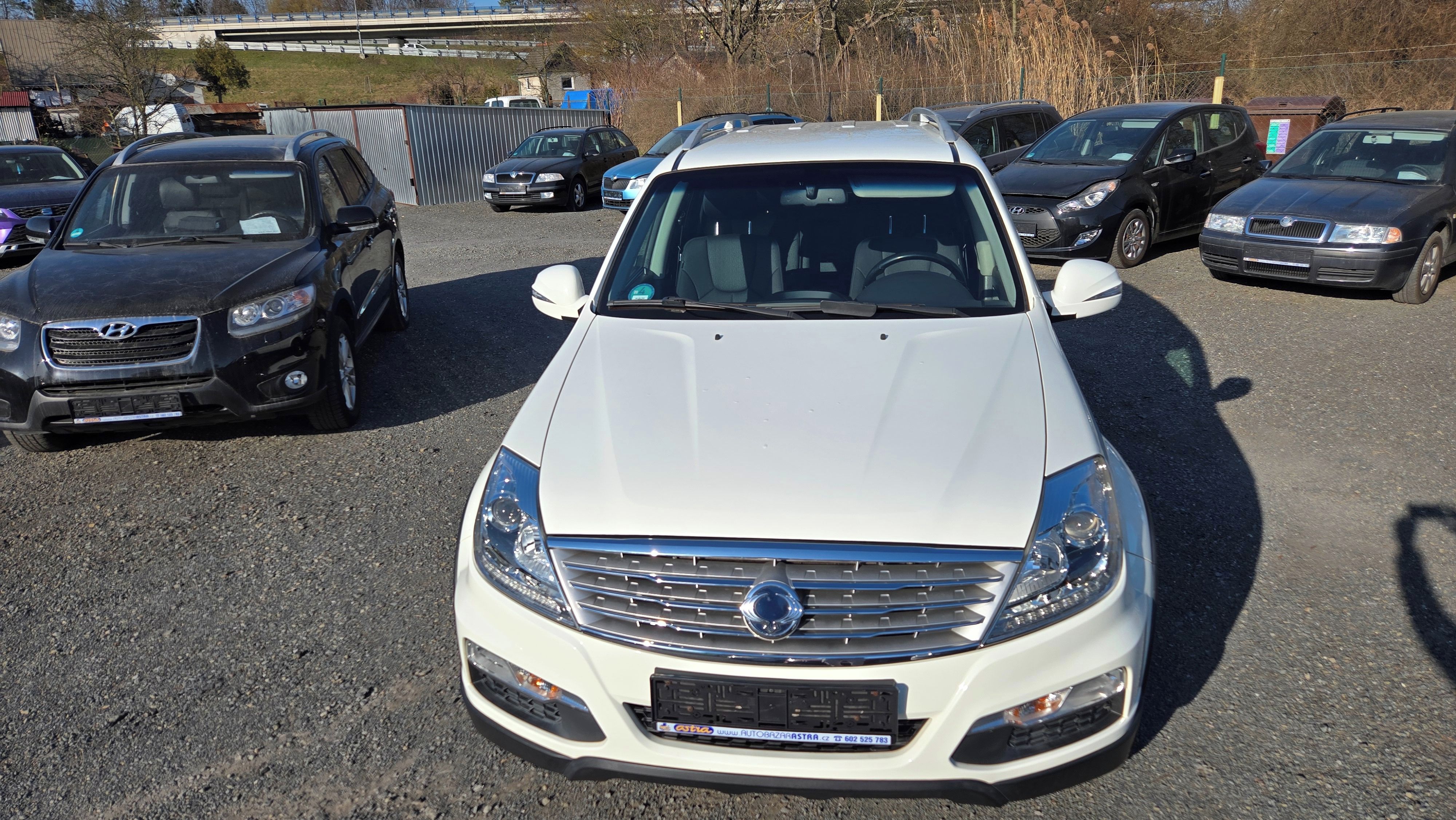 SsangYong Rexton, 2.2TD QUARTZ 4x4 7MÍST   1MAJ. - fotka 4